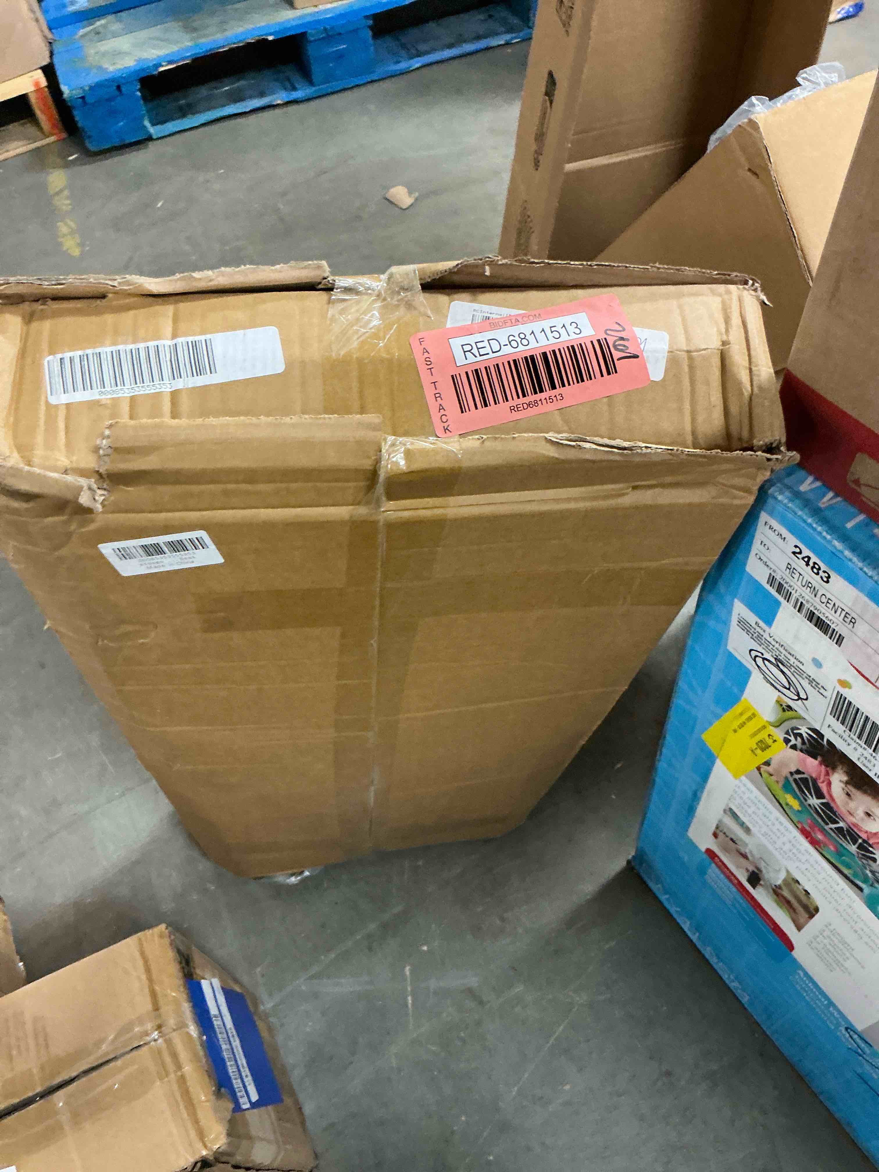 https://s3.amazonaws.com/lotting-images-prod/EmanualPiazza/RED6811513_1746124915322.jpeg