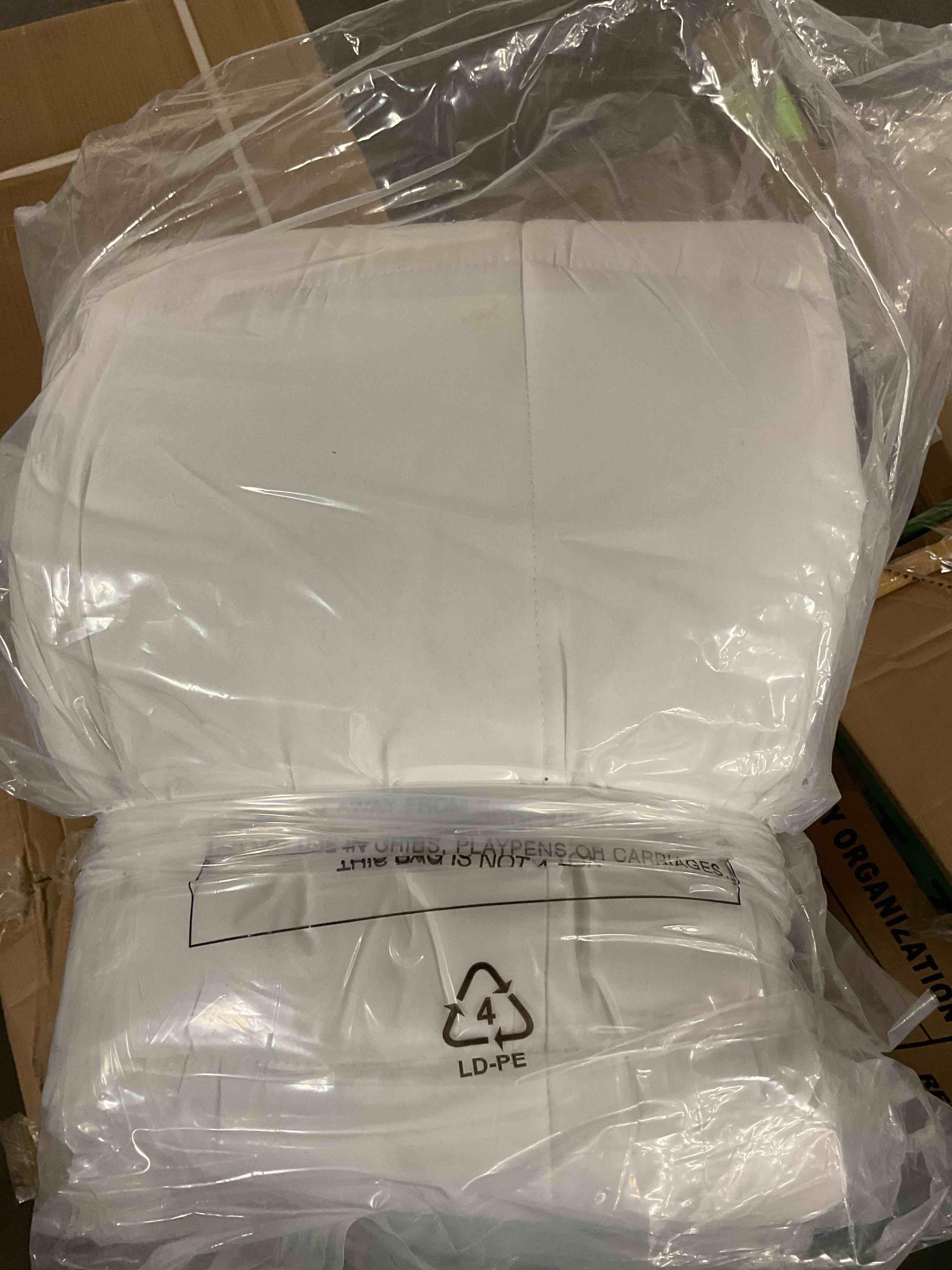 https://s3.amazonaws.com/lotting-images-prod/EmanualPiazza/RED6811908_1746612895327.jpeg
