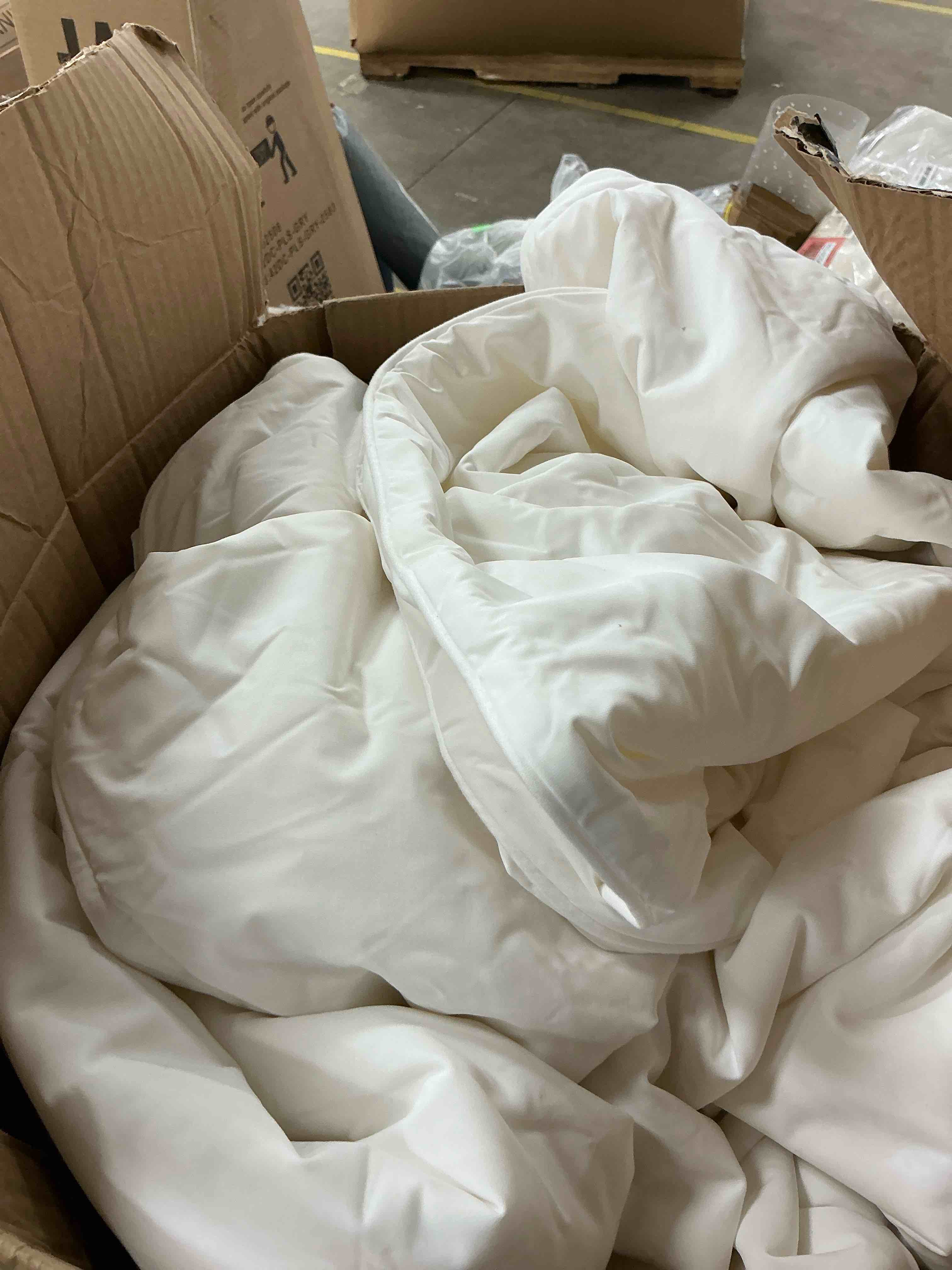 Condition photo showing Good Condition for White Cooling Satin Throw Blanket 60 x 80 Inches Soft Lightweight Silky Bed Blanket for Couch, Sofa, Camping, Bed, Outdoor, Travel, Car