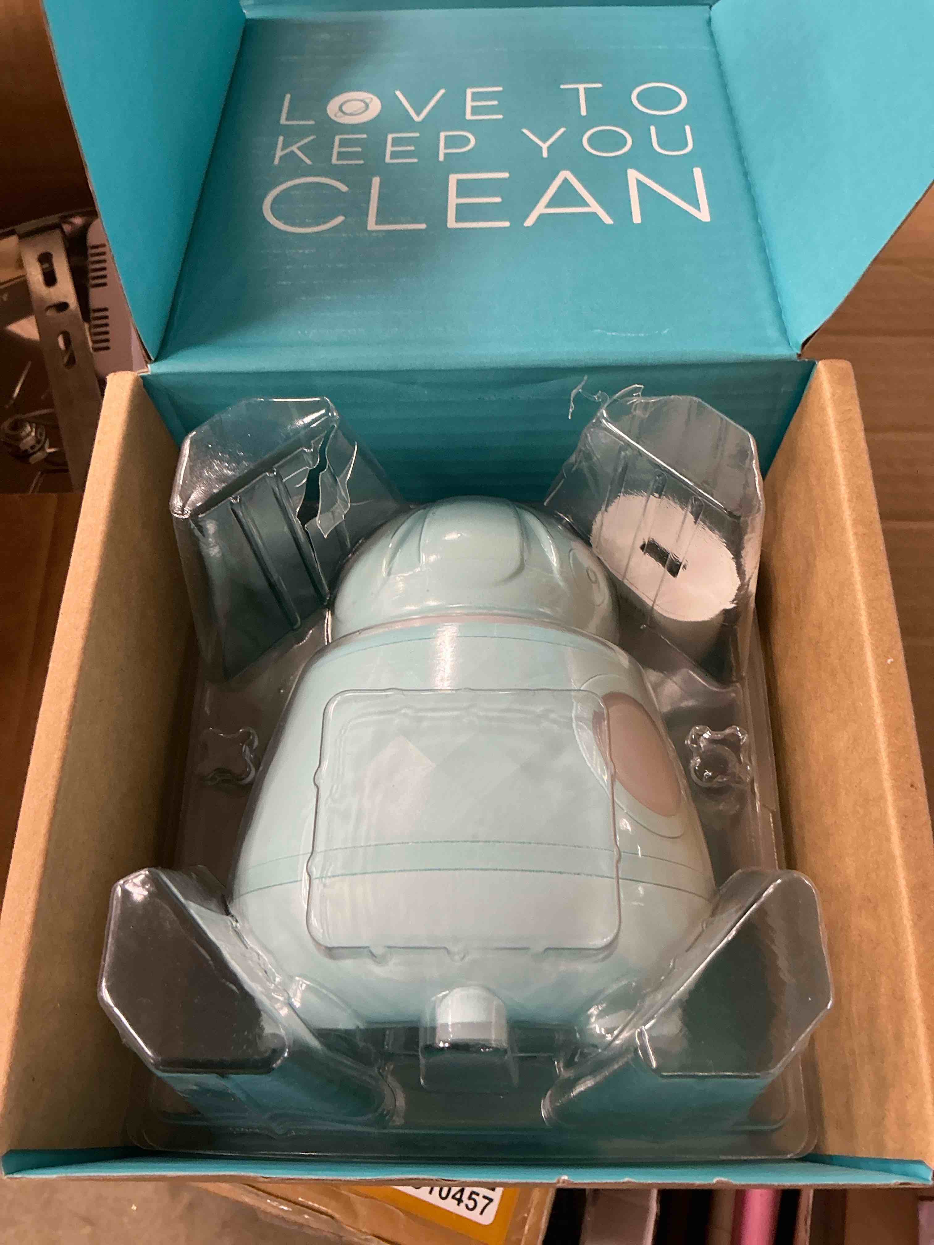 Condition photo showing Good Condition for Tao Clean Ona Diamond Orbital Facial Brush and Cleansing Station – Robin's Egg Blue – Electric Face Cleansing Brush with Ergonomic Handle, Dual Speed Settings, 2 Piece Set, (BA-0201-RBE-US) Robin’s Egg Blue