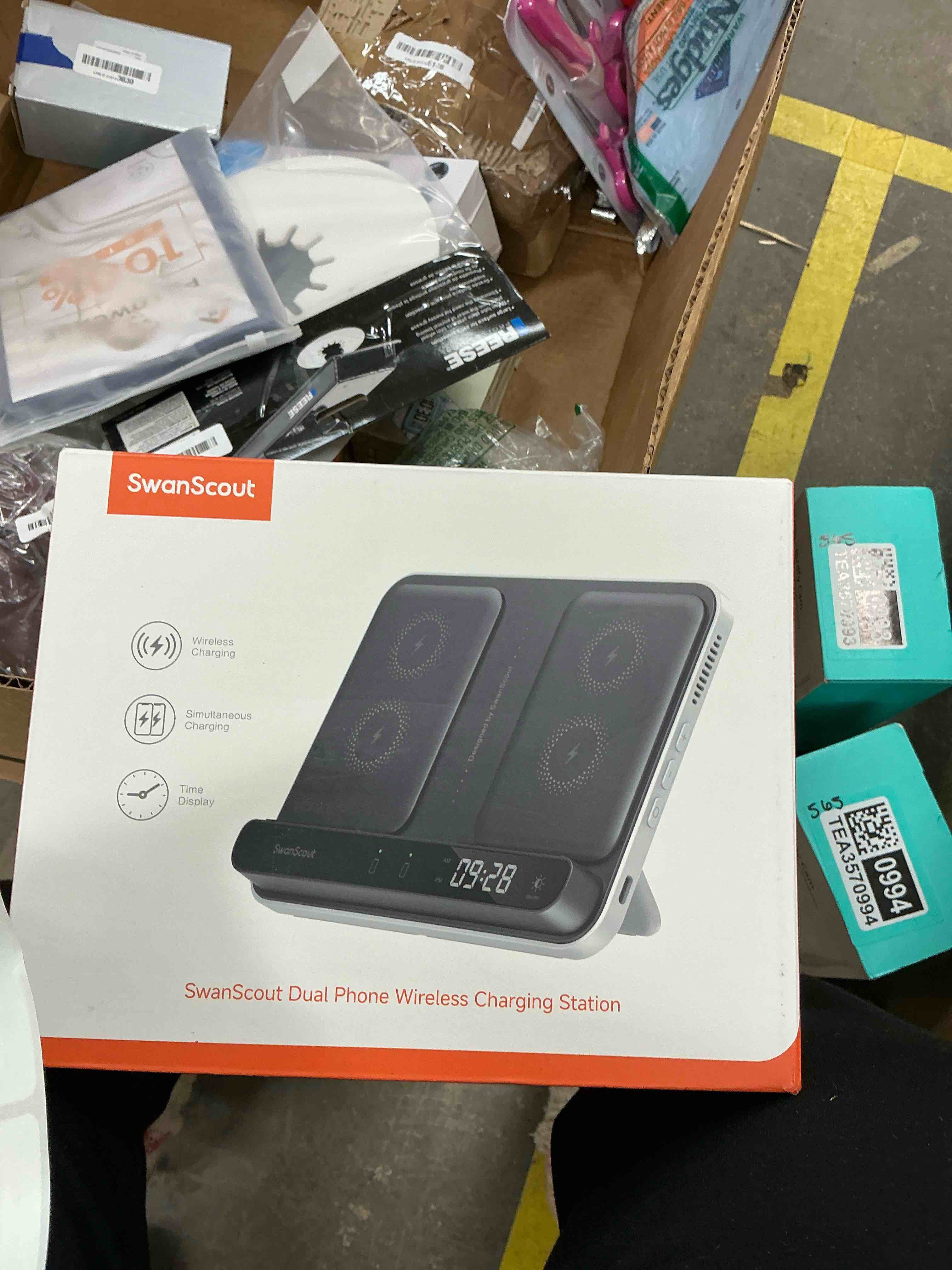 Condition photo showing Good Condition for Dual Wireless Charger Stand, SwanScout 504, Foldable Wireless Charging Station Pad for iPhone Air/17/16/15 Series, Samsung Galaxy S25/S24/S23, Google Pixel 10/9/8, Android Phones, AirPods/Galaxy Buds