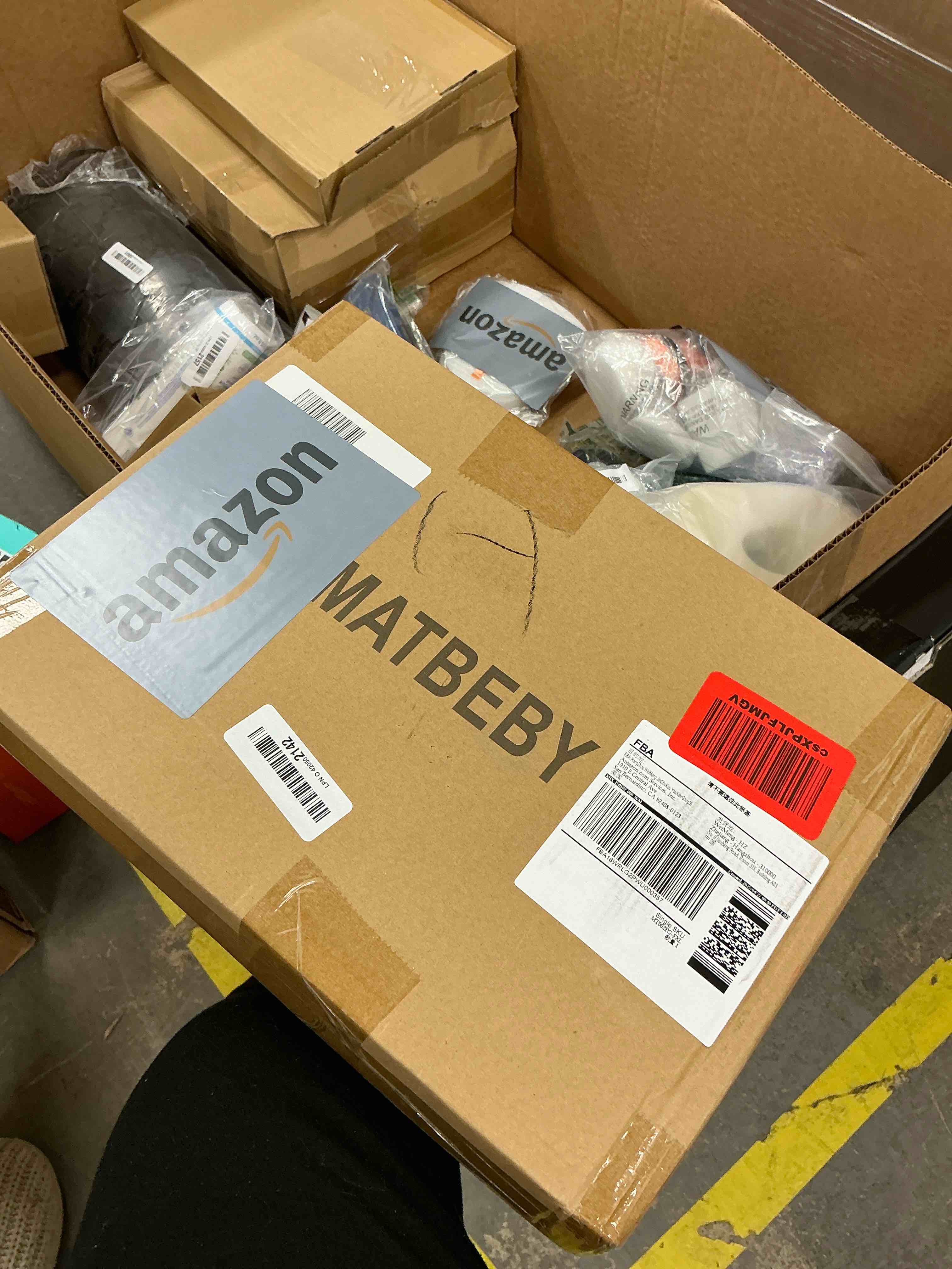 Condition photo showing New/Like New for MATBEBY Full XL Mattress Pad - Cooling Breathable Mattress Topper, Quilted Fitted Mattress Protector, Pillow Top Mattress Cover with 8-21" Deep Pocket, Soft, Machine Washable, White, Full Extra Long