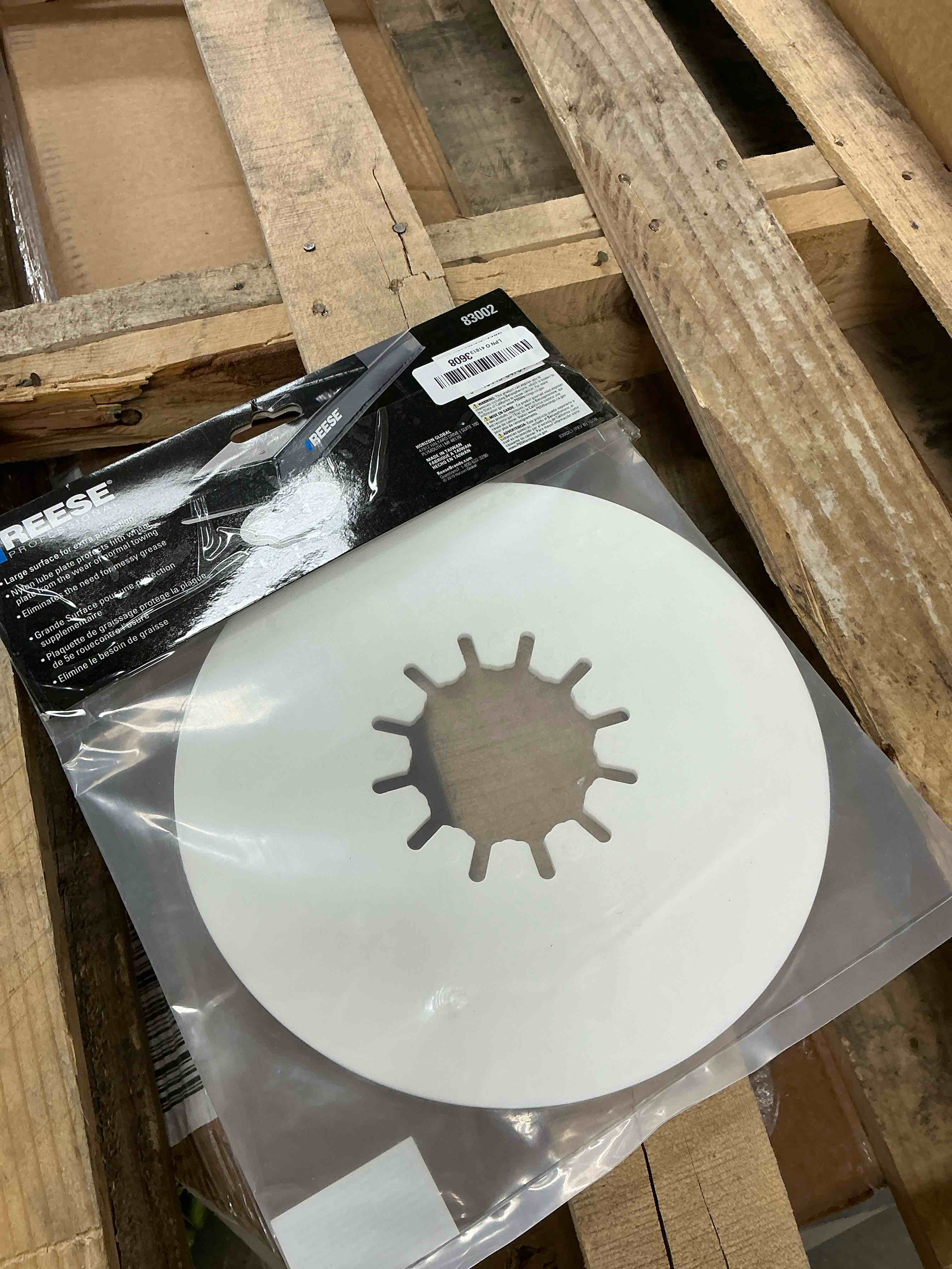Condition photo showing New/Like New for REESE Towpower 83002 Fifth Wheel Lube Plate, 10 Inch Round, 3/16 Inch Thick, Eliminates Need for Grease