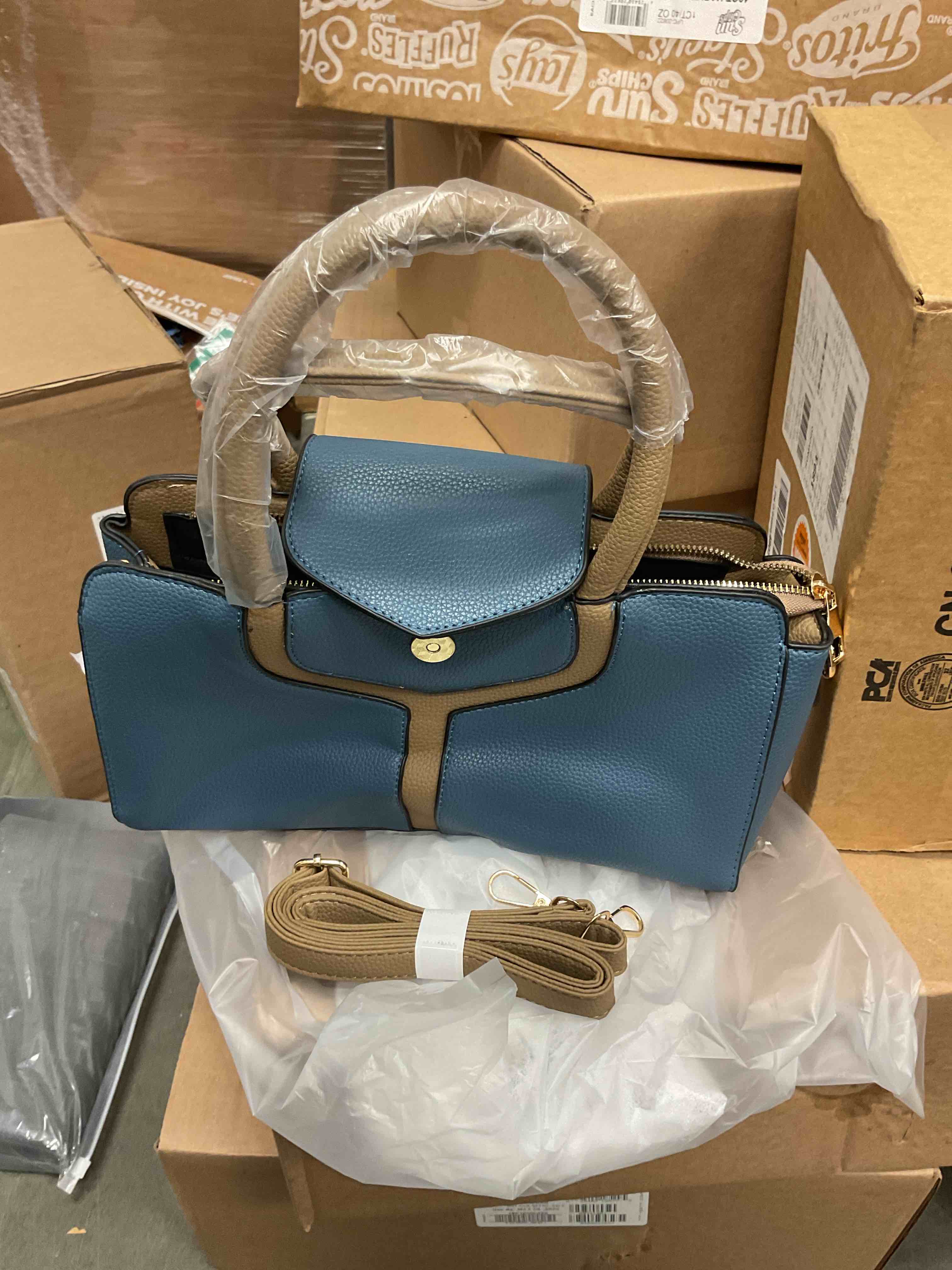 https://s3.amazonaws.com/lotting-images-prod/EmanualPiazza/TEA3573866_1752673596372.jpeg