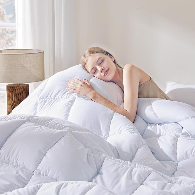 DOWNCOOL Comforters Queen Size, Duvet Insert, White All Season Duvet, Lightweight Quilt, Down Alternative Hotel Comforter with Corner Tabs (White, Queen 88x92 Inches