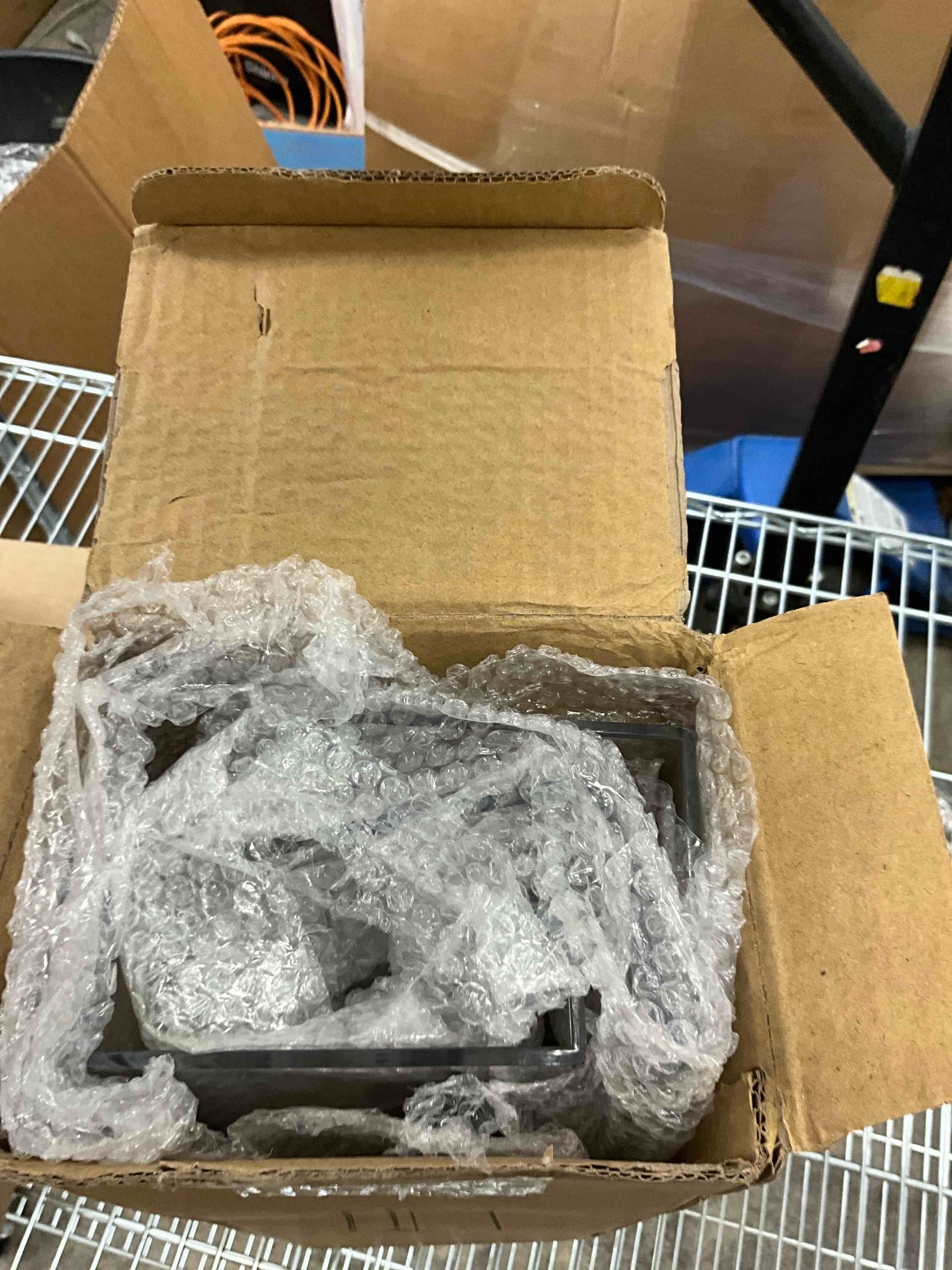 https://s3.amazonaws.com/lotting-images-prod/EmanualPiazza/TEA3574298_1753283863182.jpeg