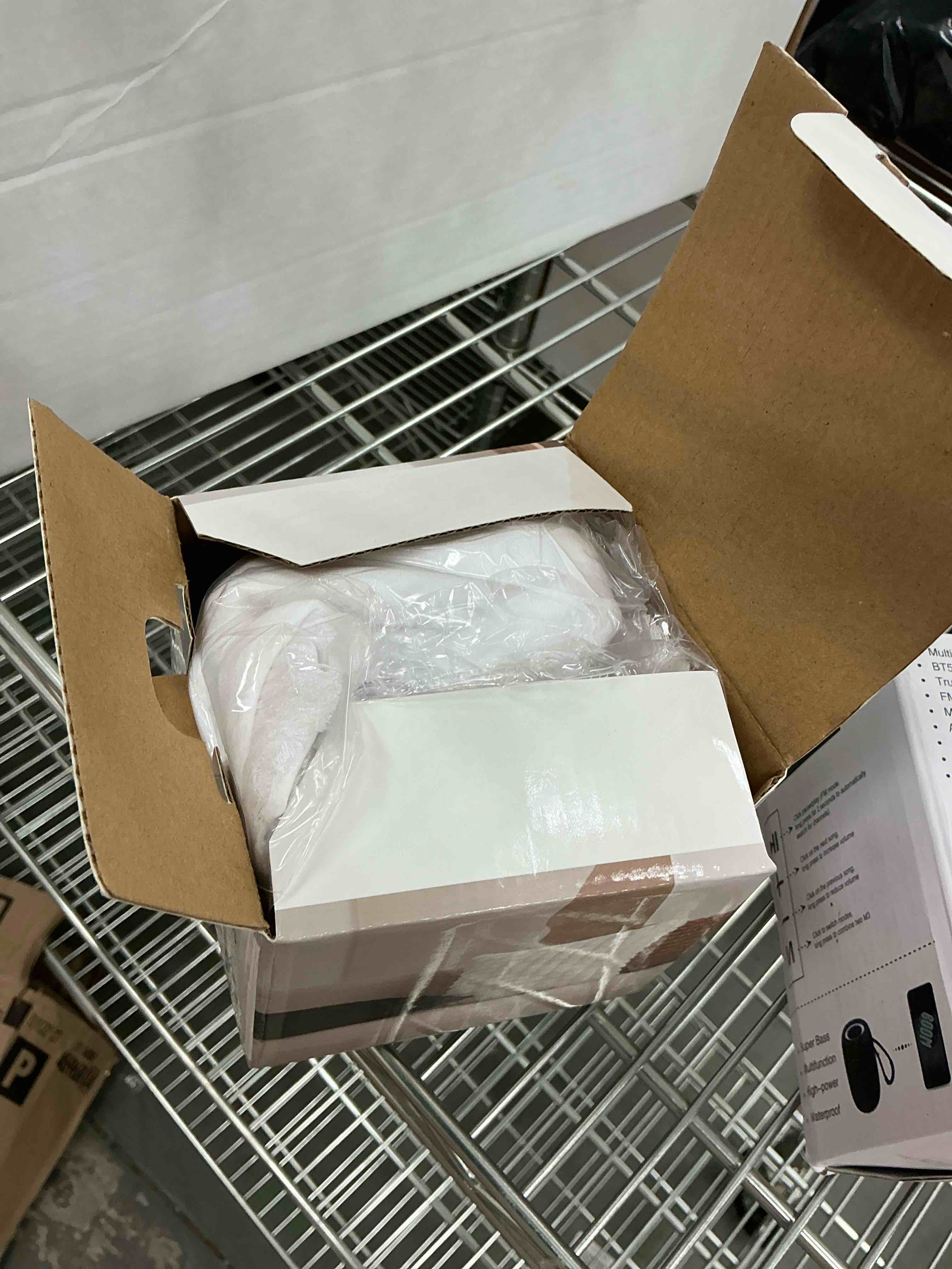 https://s3.amazonaws.com/lotting-images-prod/EmanualPiazza/TEA3575416_1754932996934.jpeg
