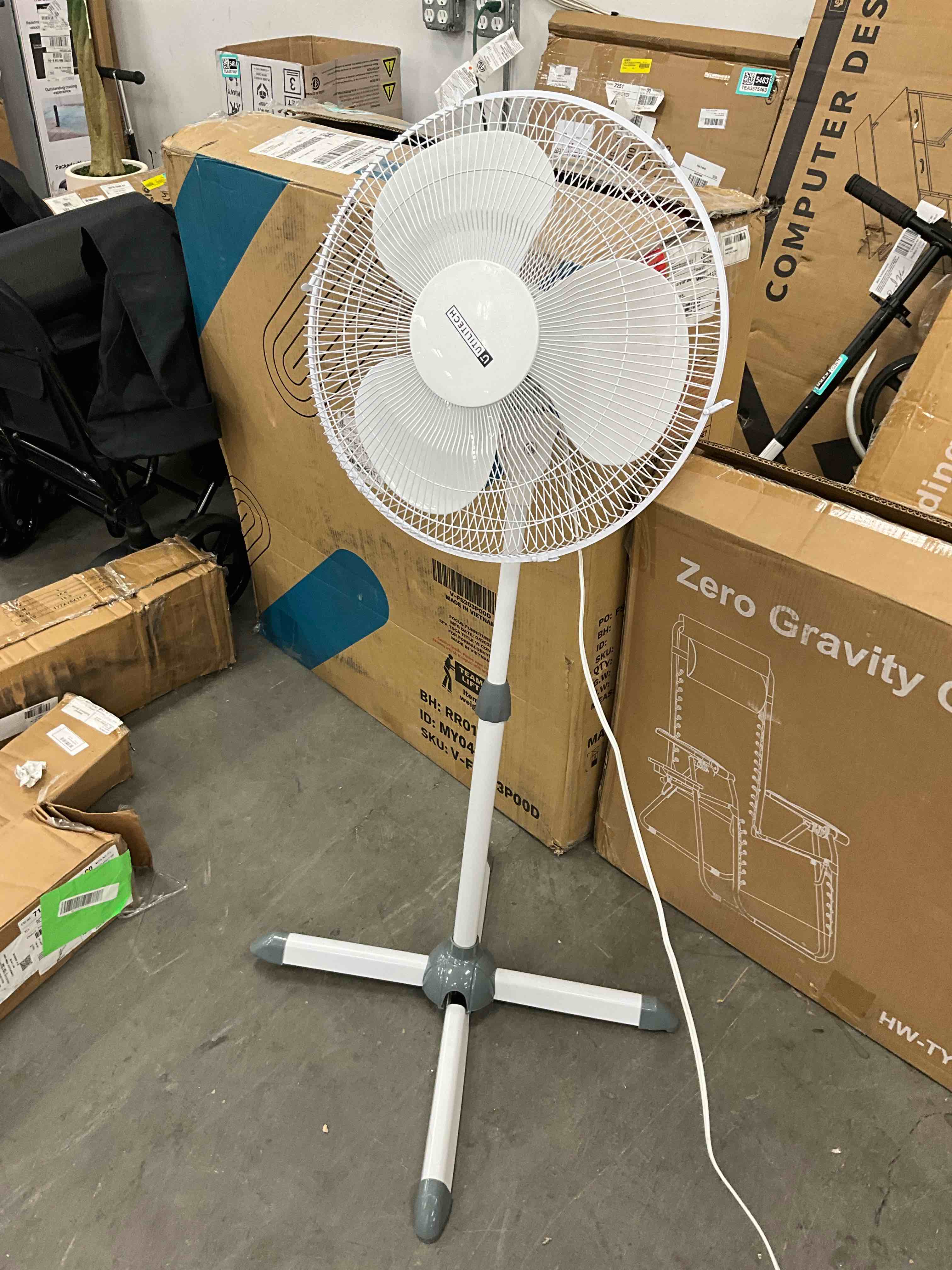https://s3.amazonaws.com/lotting-images-prod/EmanualPiazza/TEA3575453_1754942501973.jpeg