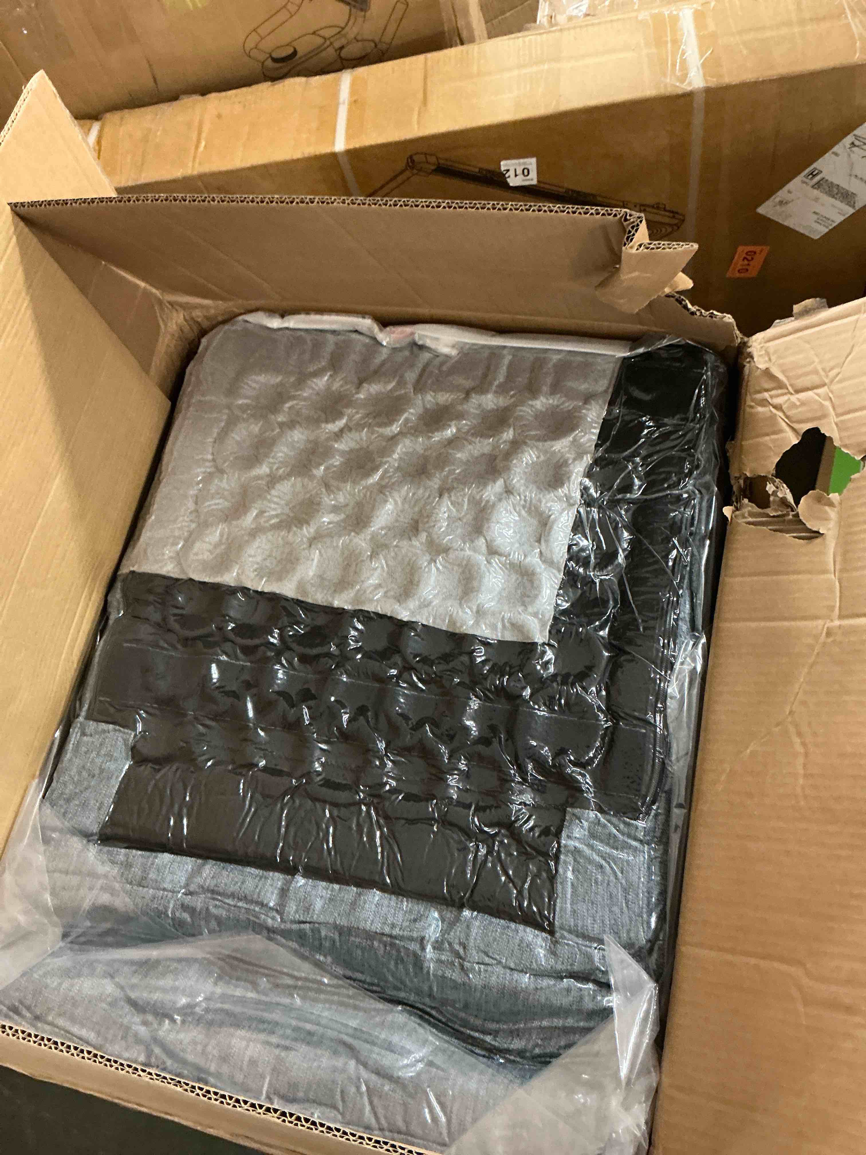https://s3.amazonaws.com/lotting-images-prod/EmanualPiazza/TEA3578375_1760112767809.jpeg
