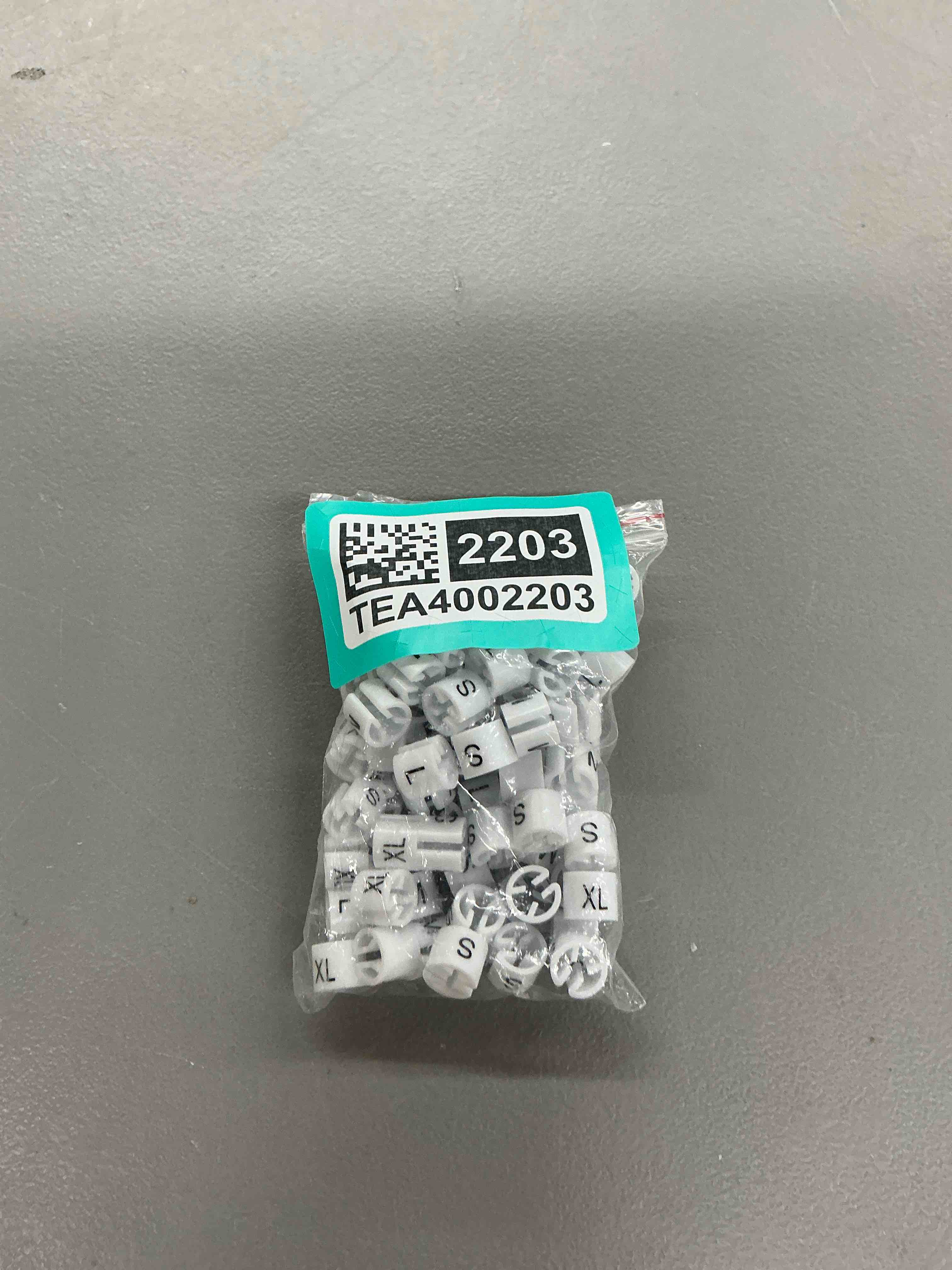 Condition photo showing Good Condition for 80 pcs clothes hanger size markers clothes size tag fit 3.5mm rod garment size hanger clips round small garment color coding label for wire hangers clothing hangers, 20 pcs in each size mark