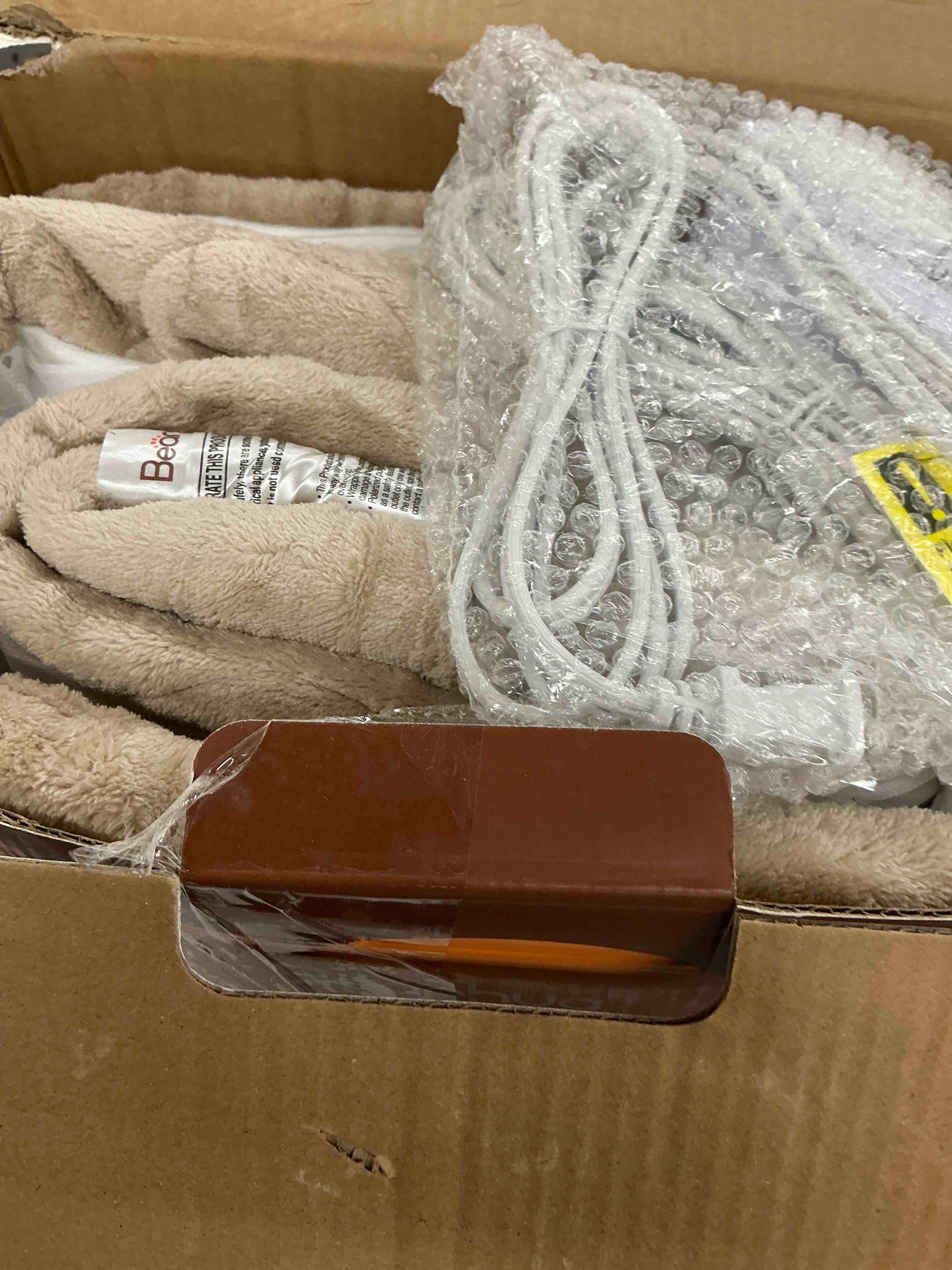 Condition photo showing Good Condition for bearhug queen electric mattress pad, dual control bed warmer with 10 heat level, auto shut off timer, zipper heated mattress pad with deep pocket up to 18",etl certified, machine wash 60" x 80", brown light brown-detachable with zipper queen size 60"x 80"