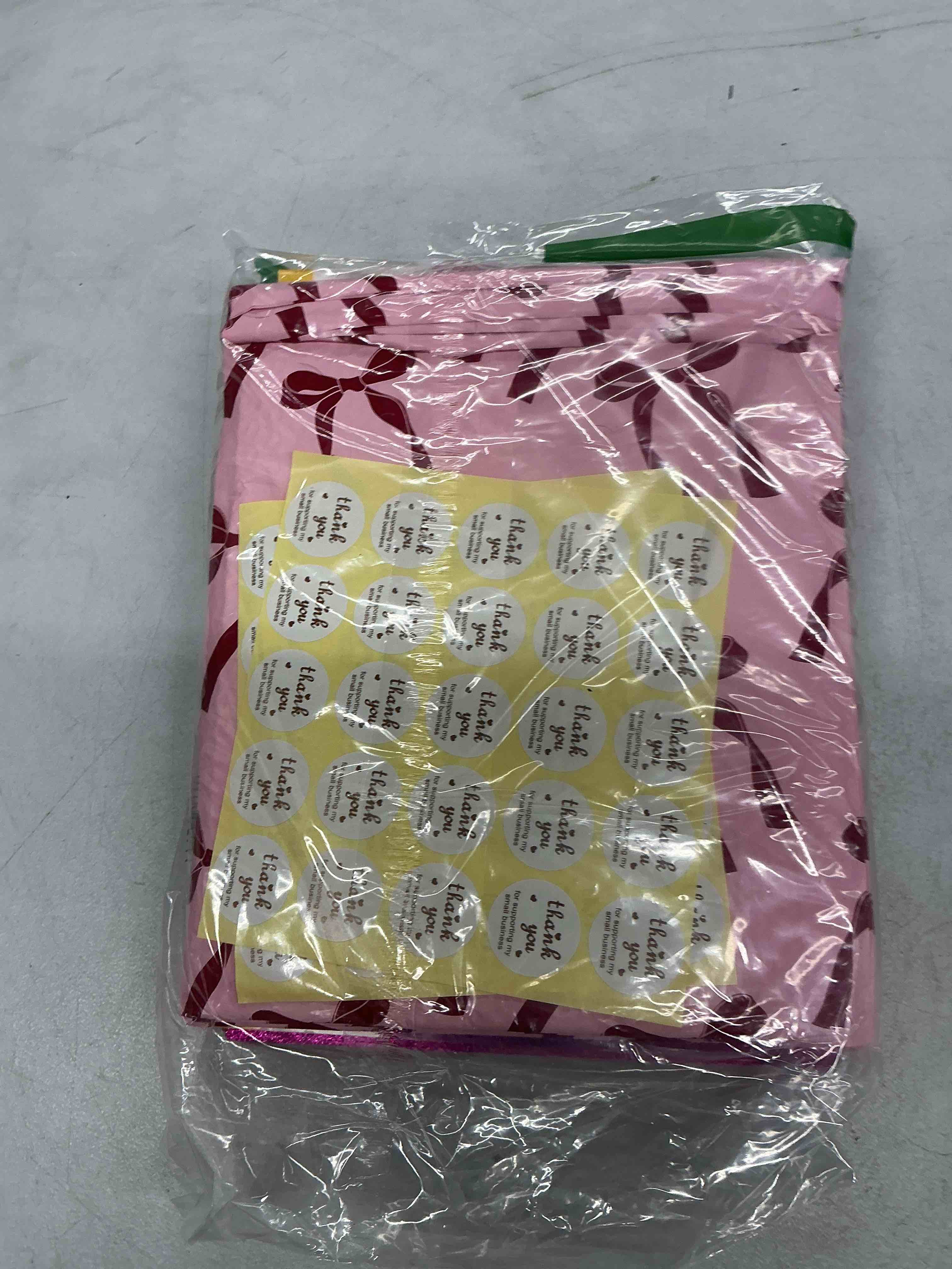 Condition photo showing Good Condition for fuxury bubble mailers 8.5x12 40 pack, pink bows cute design bubble envelopes usable size 8.5x11",strong adhesion pattern padded shipping envelopes thick mailer for mailing books,clothes pink bows 8.5x12" 40 pc
