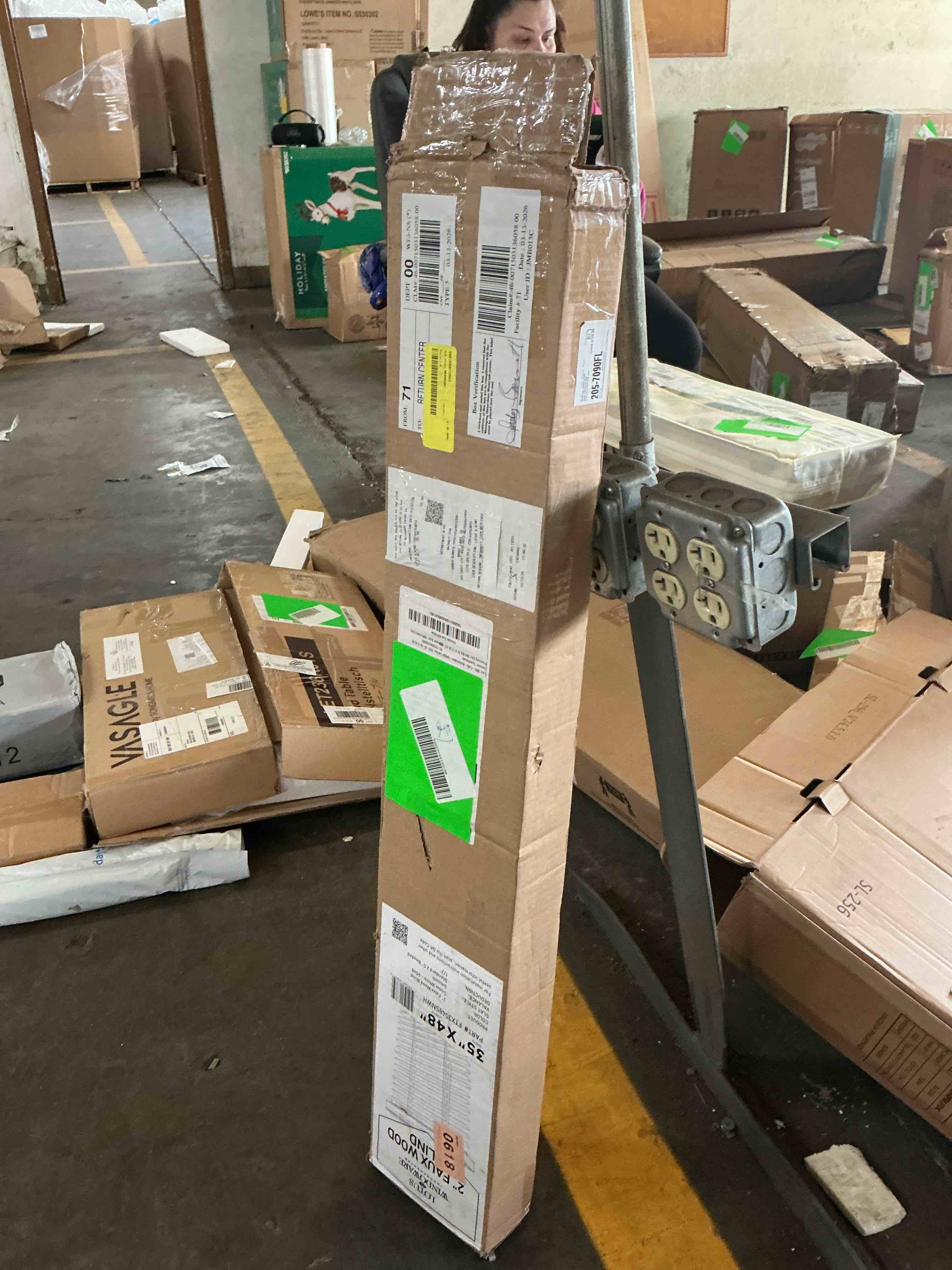 https://s3.amazonaws.com/lotting-images-prod/EmanualPiazza/TEA4007900_1777580116983.jpeg