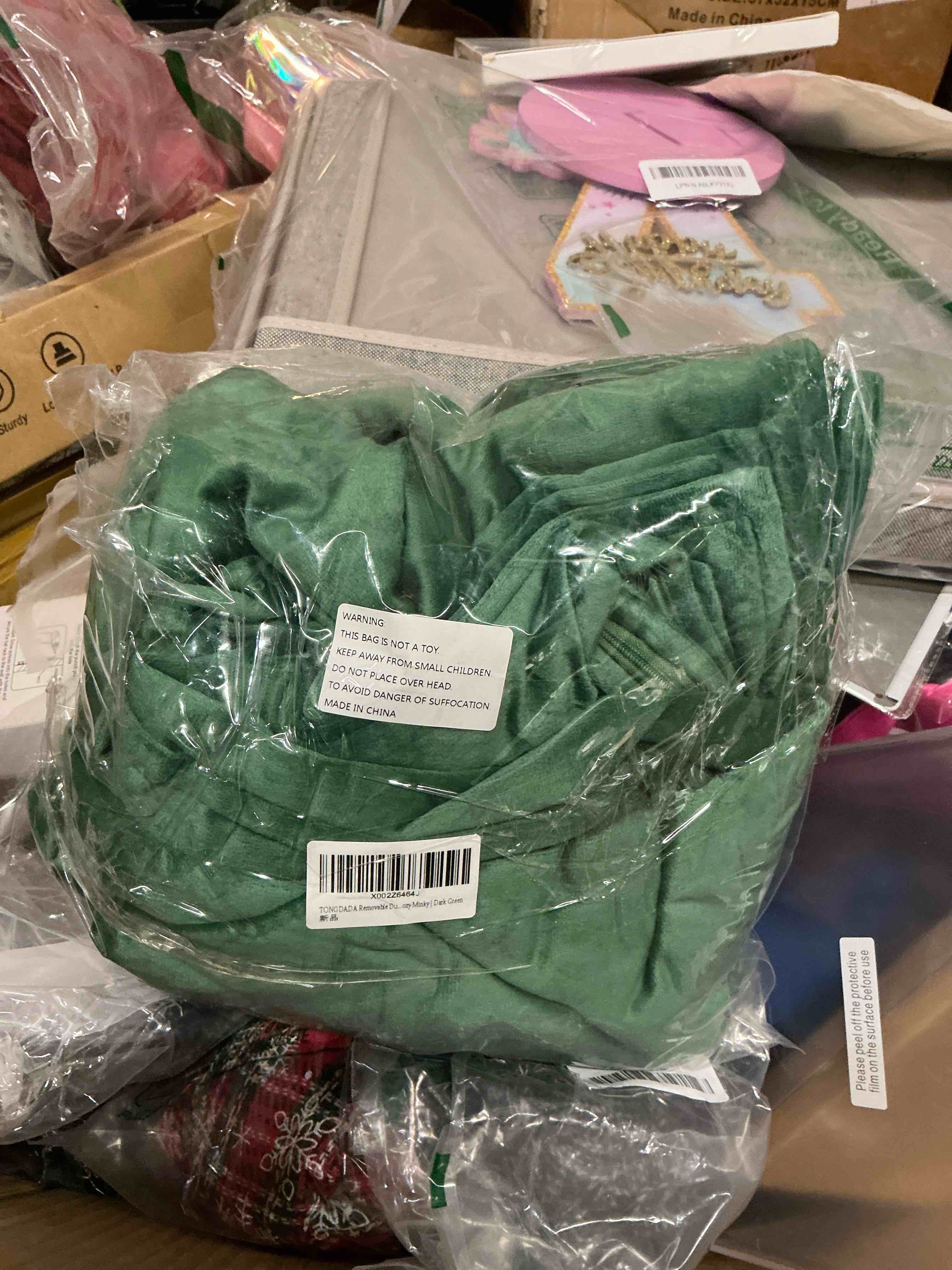 Condition photo showing Good Condition for TONGDADA Weighted Blanket Cover (Dark Green Minky, 60''x80'' Duvet Cover)