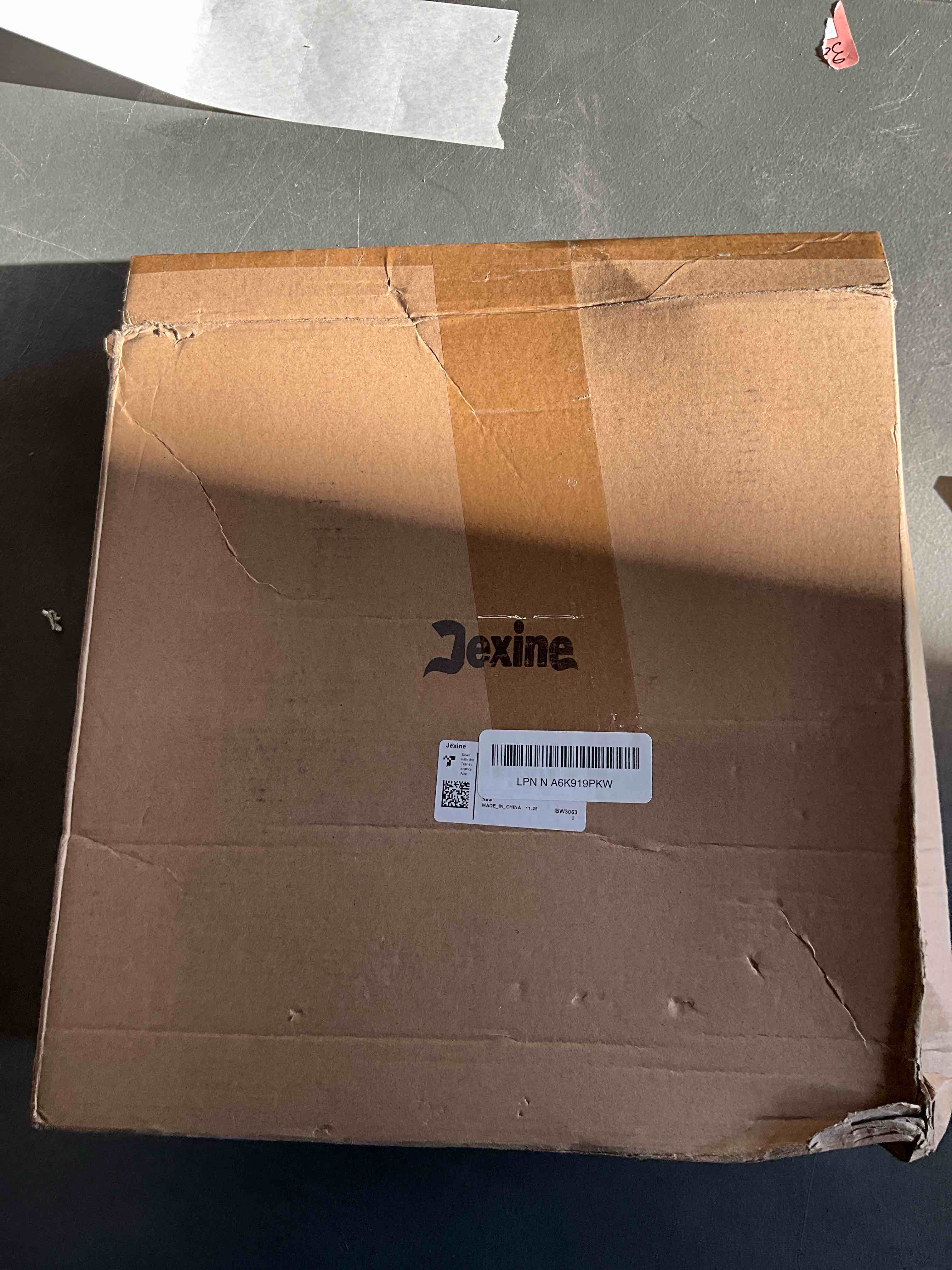 Condition photo showing Good Condition for Jexine 50 Pcs Artificial Rose Flower Bulk Realistic Silk Fake Roses with Long Stem Plastic Artificial Flower Bouquet Real Looking for Home Wedding Centerpieces Party Decoration(Beige)