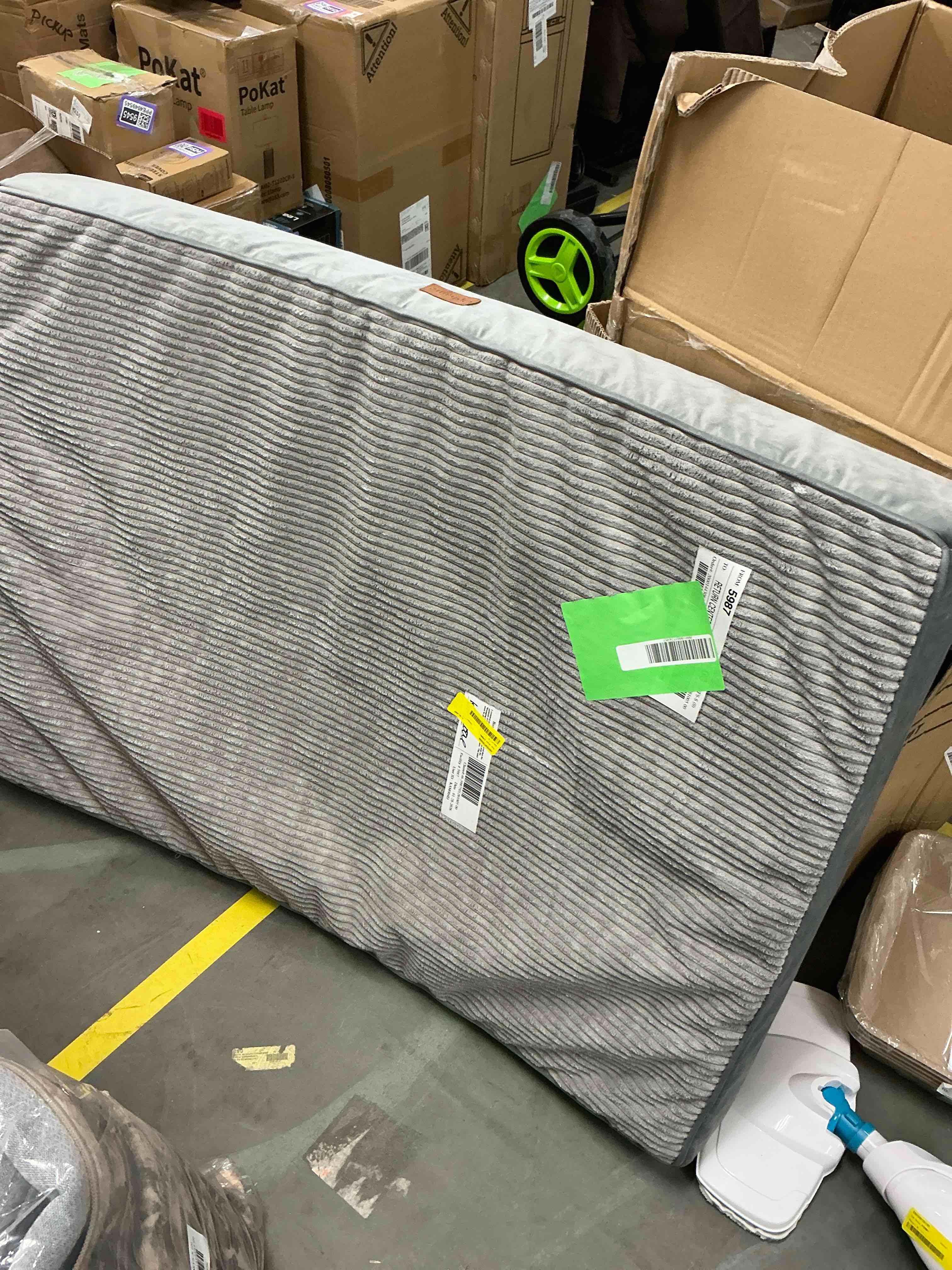 Condition photo showing Good Condition for Ophanie 44in Gray Orthopedic Dog Bed for Large Dogs with Non-Slip Bottom, Waterproof and Machine Washable Removable Pet Bed Cover,Size(44"x32"x4")