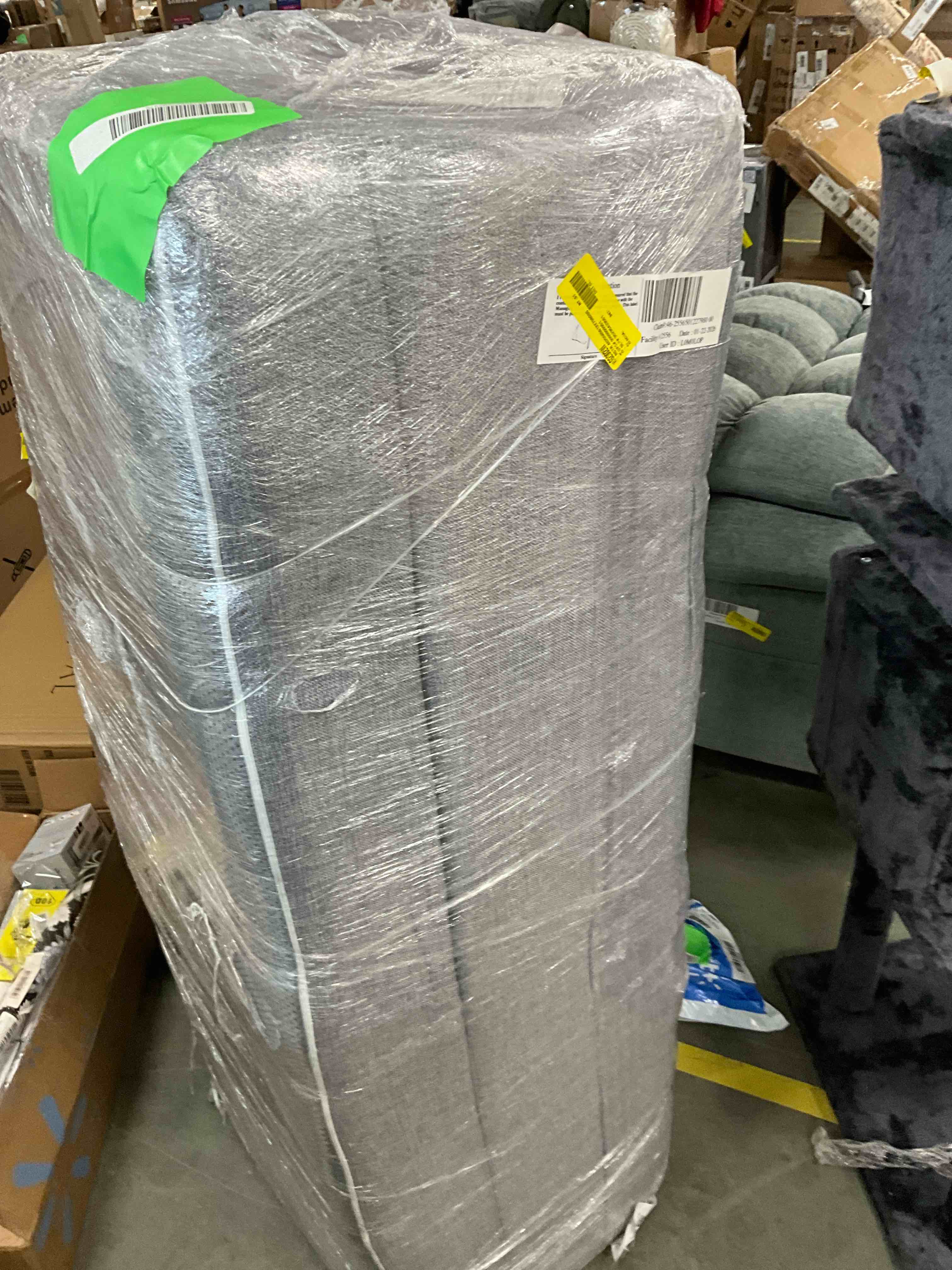 Condition photo showing New/Like New for MAXYOYO Foldable Mattress 6 Inch Foam Trifold Mattress Camping Mattress Portable Floor Mattress Folding Bed with Washable Cover Cot Folding Mattress f
