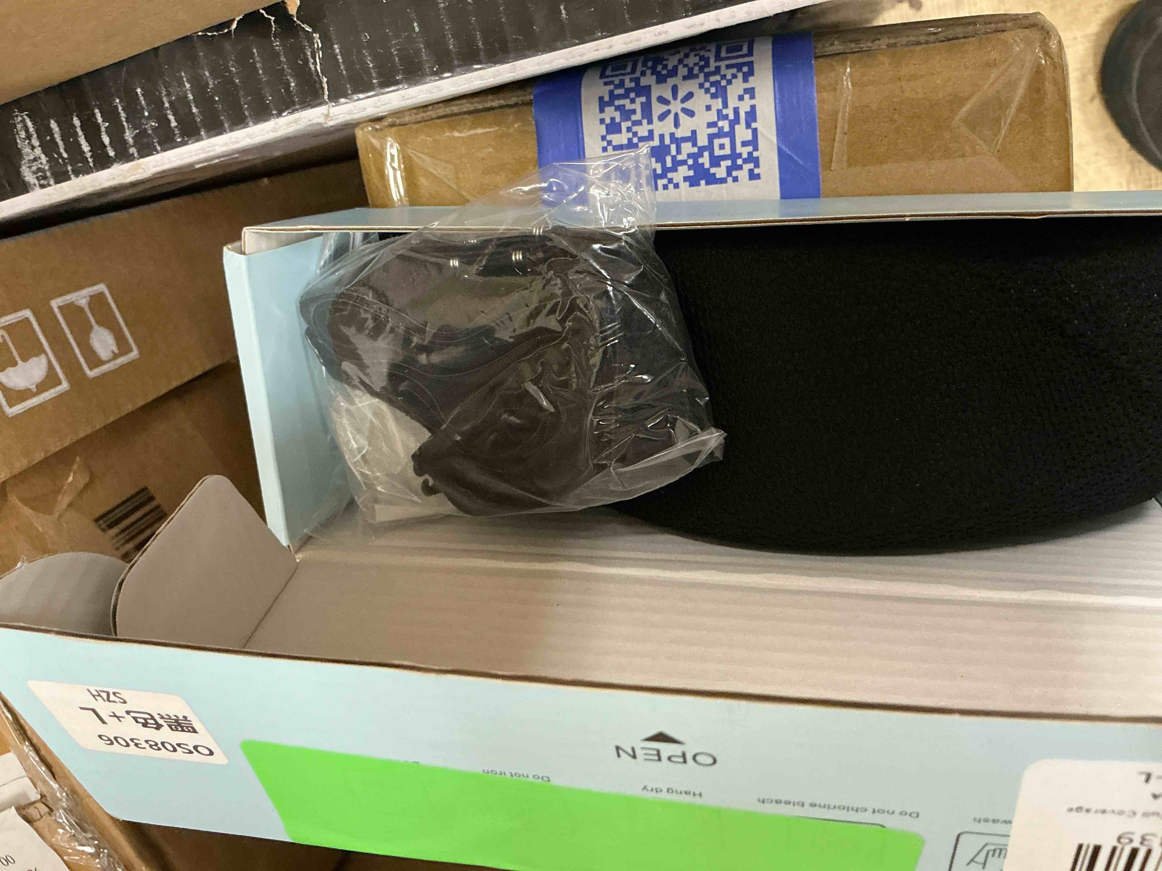 Condition photo showing New/Like New for MINTREUS Women's Strapless Bra Non Padded Underwire Bandeau Minimizer Best Strapless Bras for Women Size L