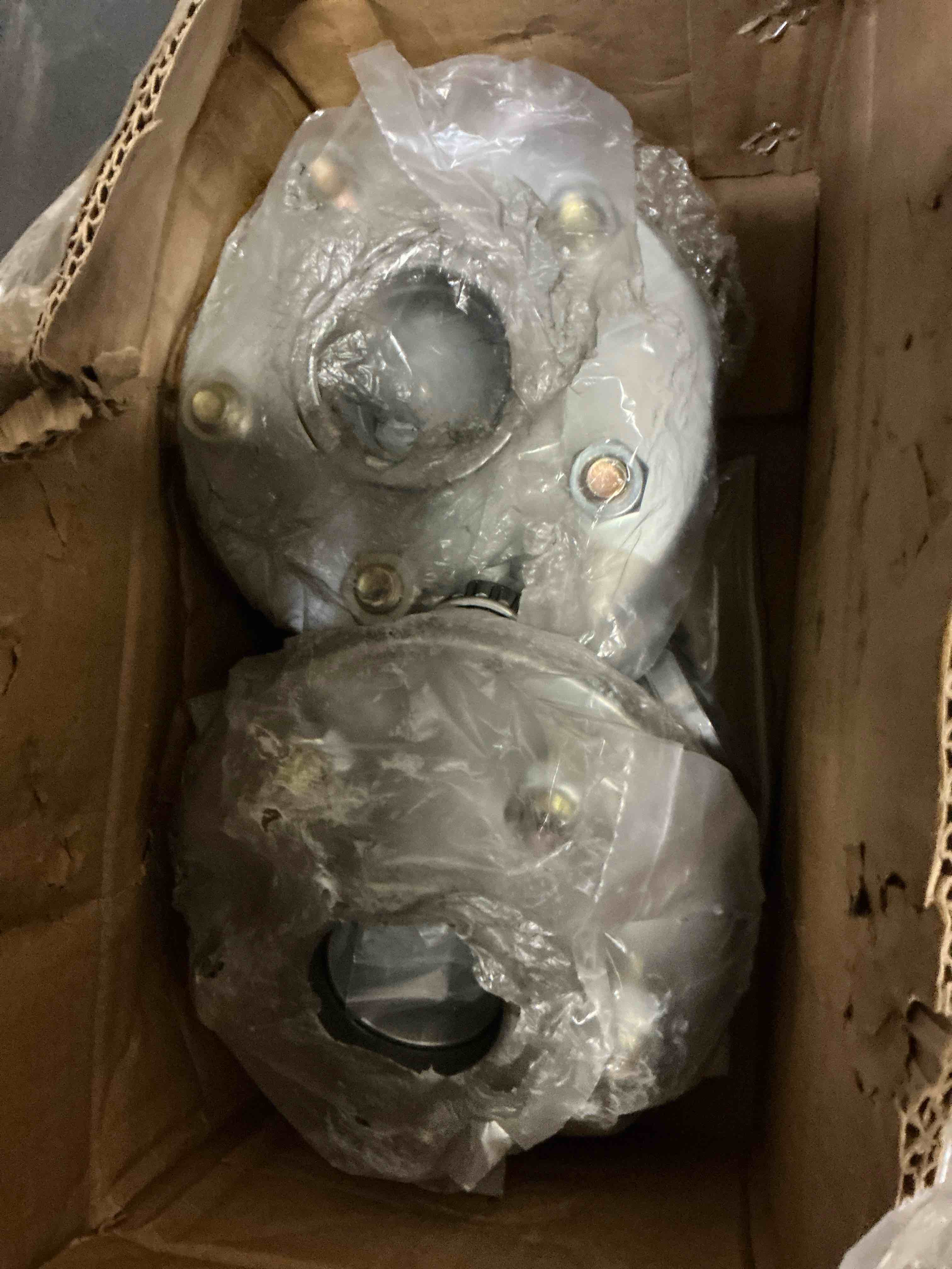 Condition photo showing Good Condition for SEHNSUCHT Trailer Wheel Idler Hub Kit, 5-Hole, 4.5" Bolt Idler Hub for 3500lb Trailer Axles, Fit 1-1/16" to 1-3/8" Tapered Shaft, Trailer Wheel Hub(Set-2 Hot Dip Galvanized, Not Fit Straight Shaft) 5-Hole*4.5'' galvanized *2