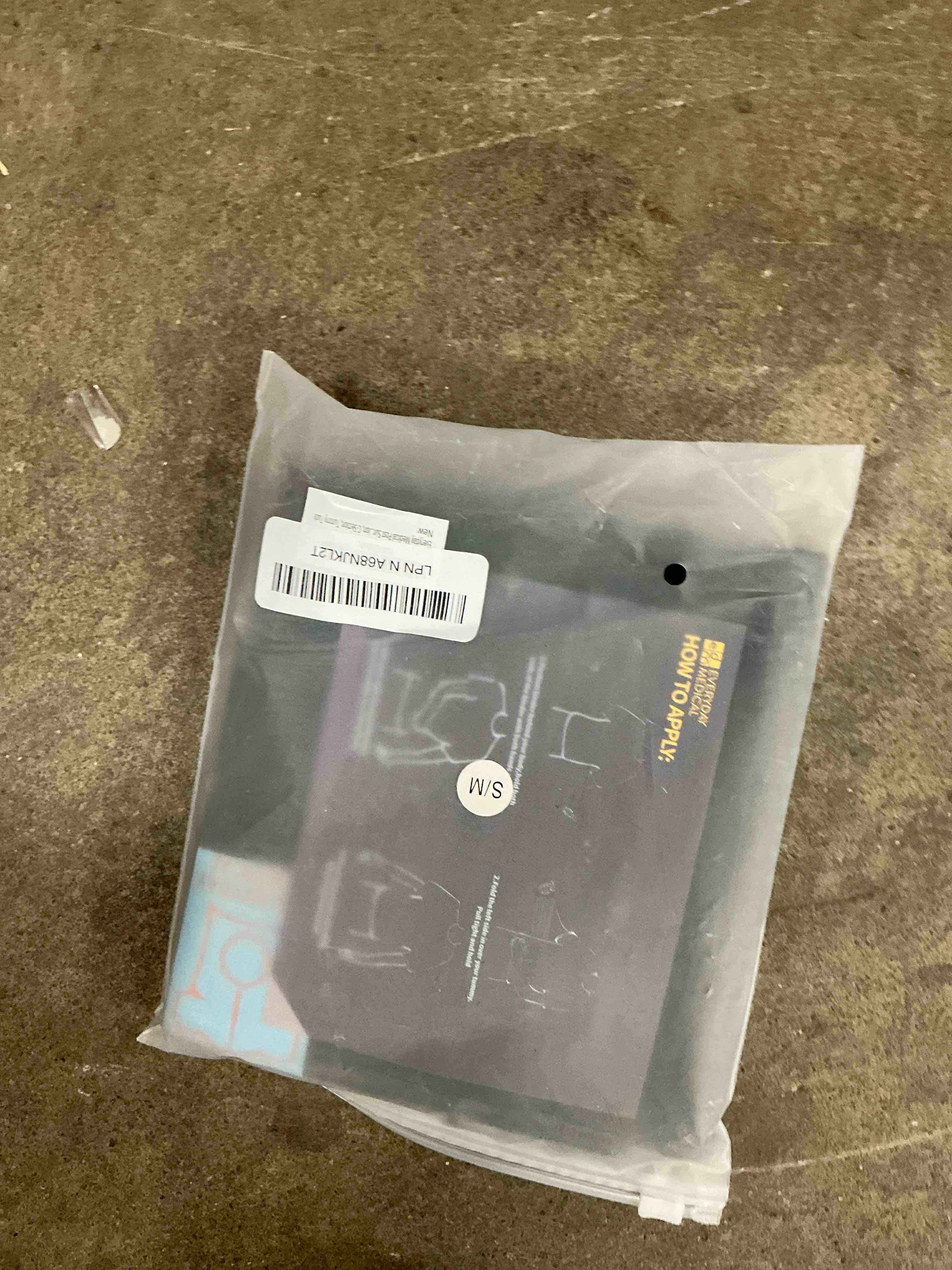 Condition photo showing Good Condition for Everyday Medical Post Surgery Abdominal Binder For Men And Women - Medical Grade Stomach Compression Brace for Waist and Abdomen Surgeries such as Gastric Bypass, Liposuction, C-Section, Tummy Tuck Small/Medium (Pack of 1)