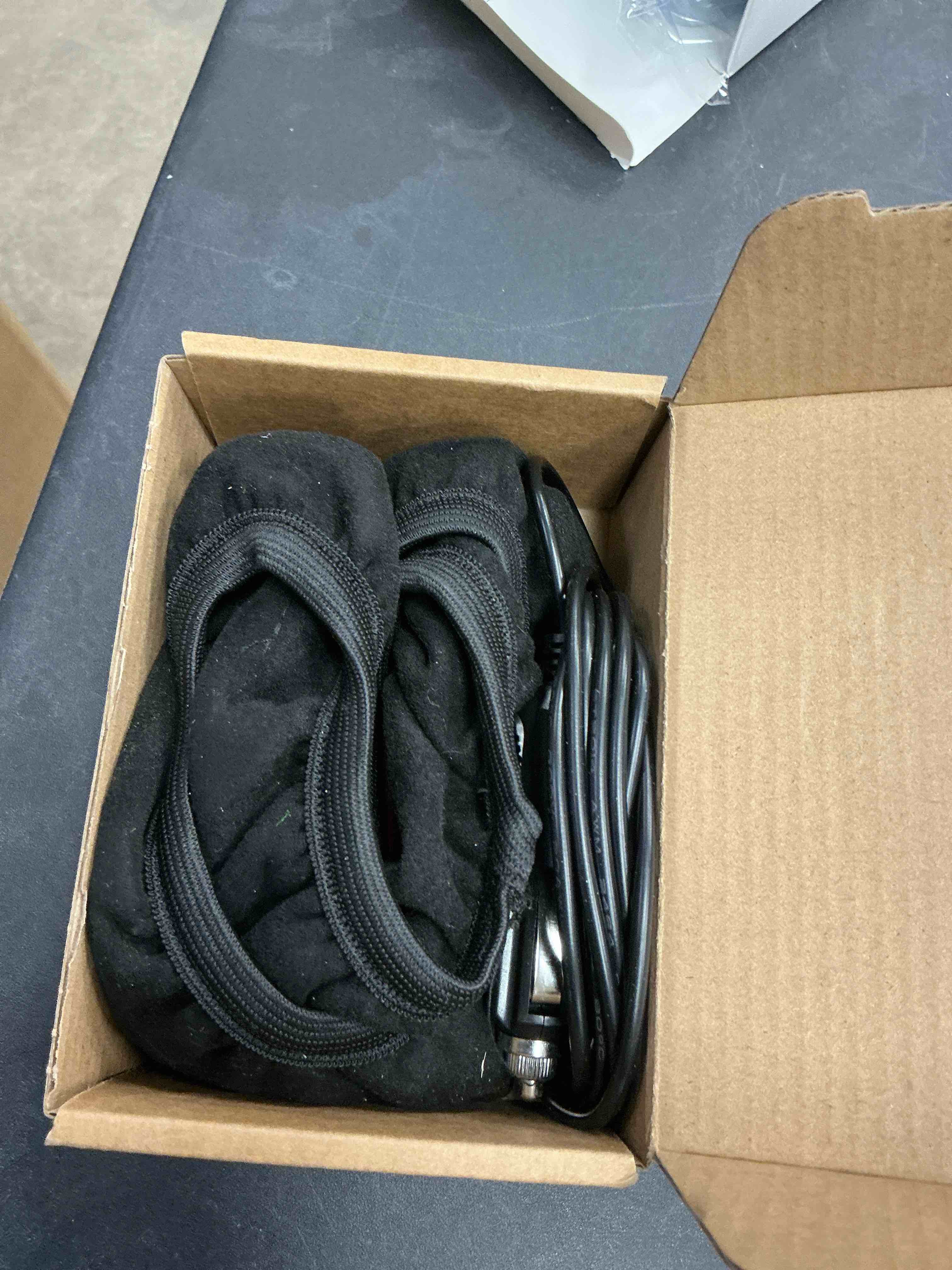 Condition photo showing Good Condition for Heated Steering Wheel Cover – 12V Fast Heating PU Leather Car Wheel Warmer,Universal Fit 14.5"–15.5" for Car,2621