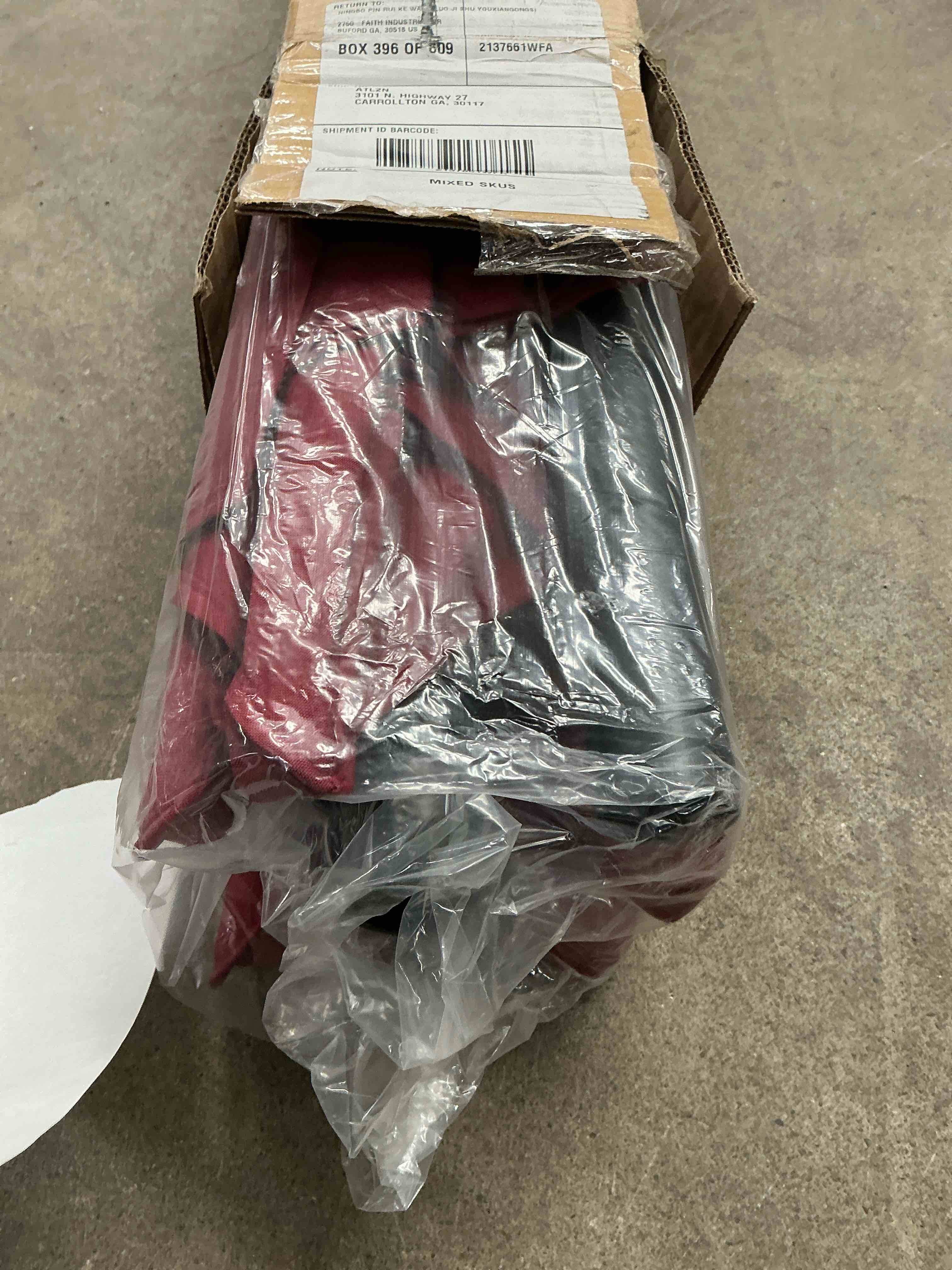 Condition photo showing New/Like New for Autlaycil Patio Umbrella 7.5FT Market Umbrella Push Button Tilt Outdoor Umbrella Crank Red