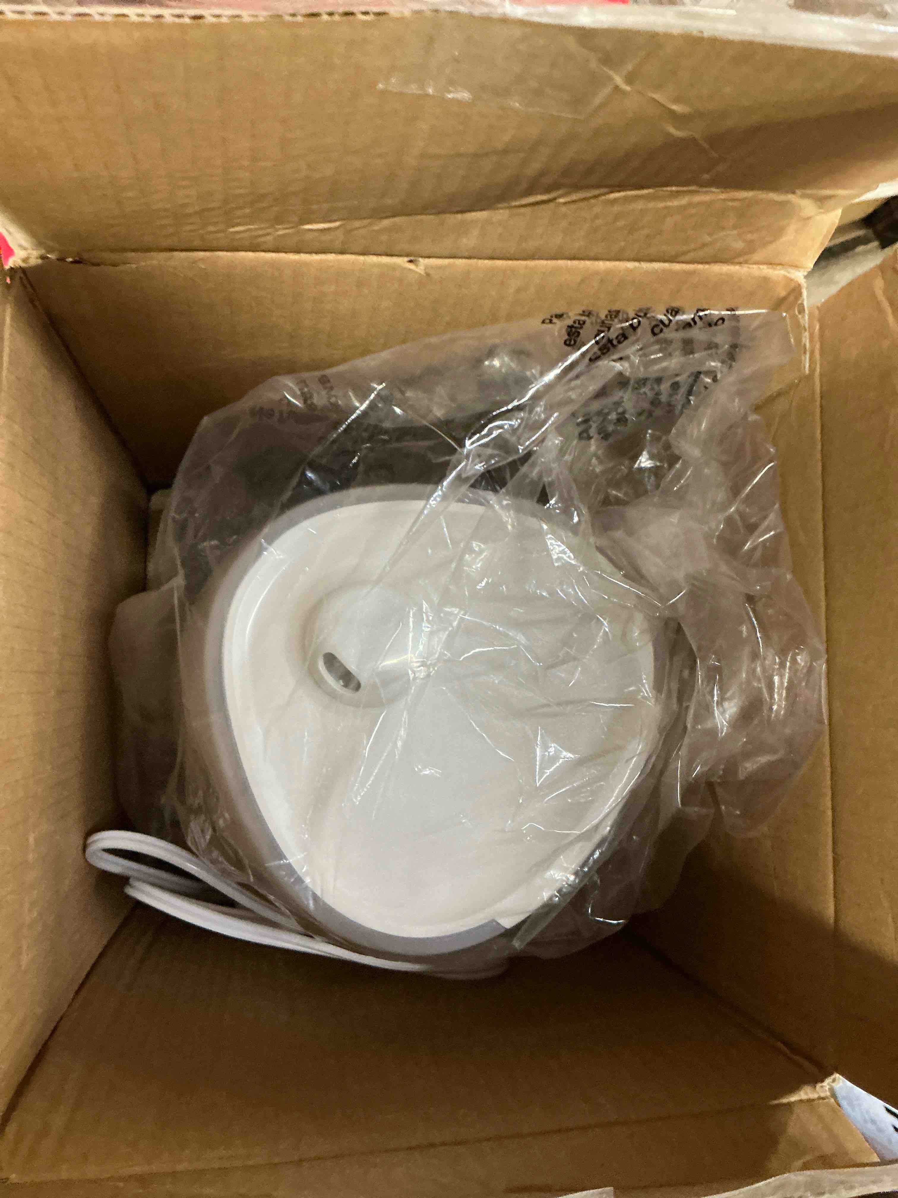 Condition photo showing Good Condition for Vicks Filter Free Plus Cool Mist Ultrasonic Humidifier - 1.2gal