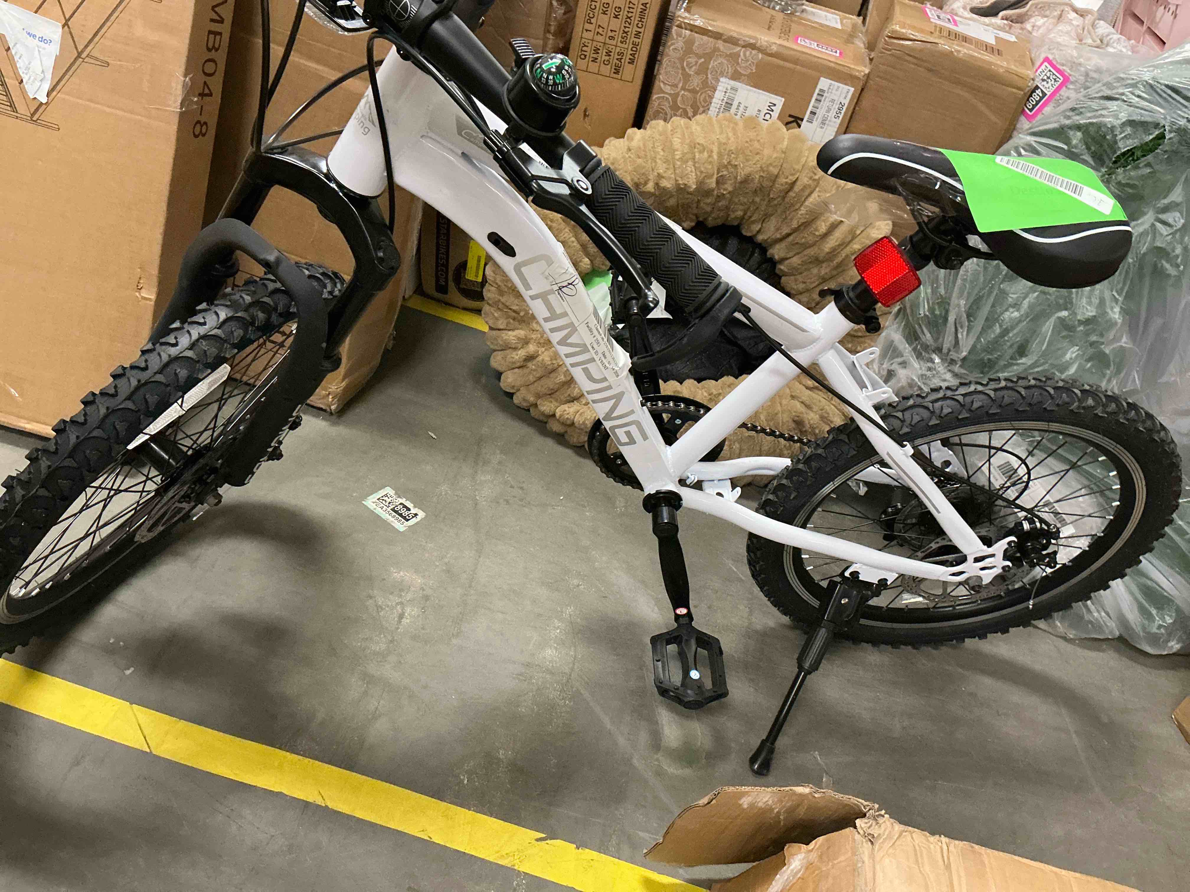 Condition photo showing Good Condition for Ktaxon 20" Mountain Bike, 7 Speed Bike with Disc Brakes, White