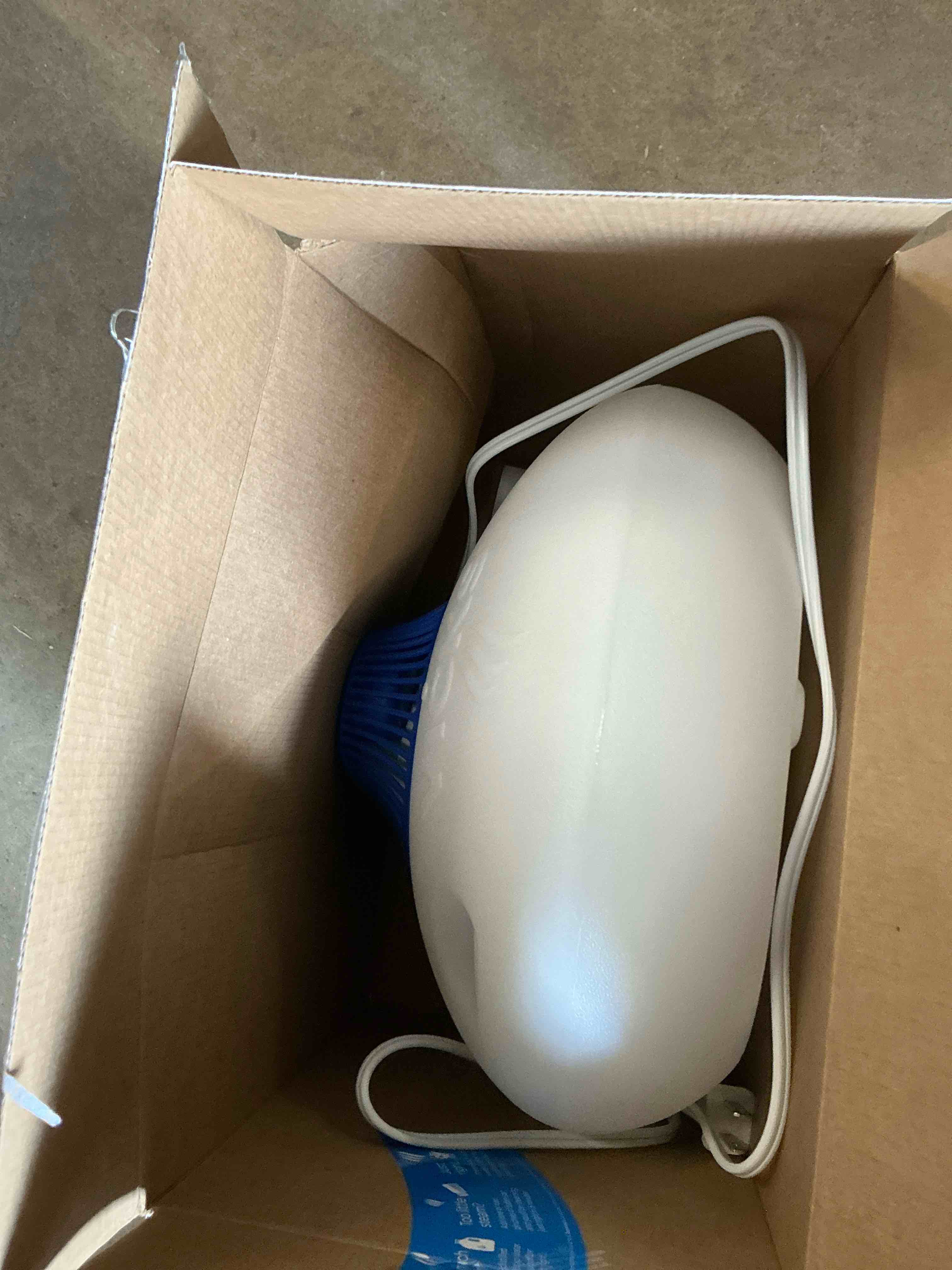 Condition photo showing Good Condition for Vicks Warm Steam Vaporizer Humidifier with Night Light - 1.5gal