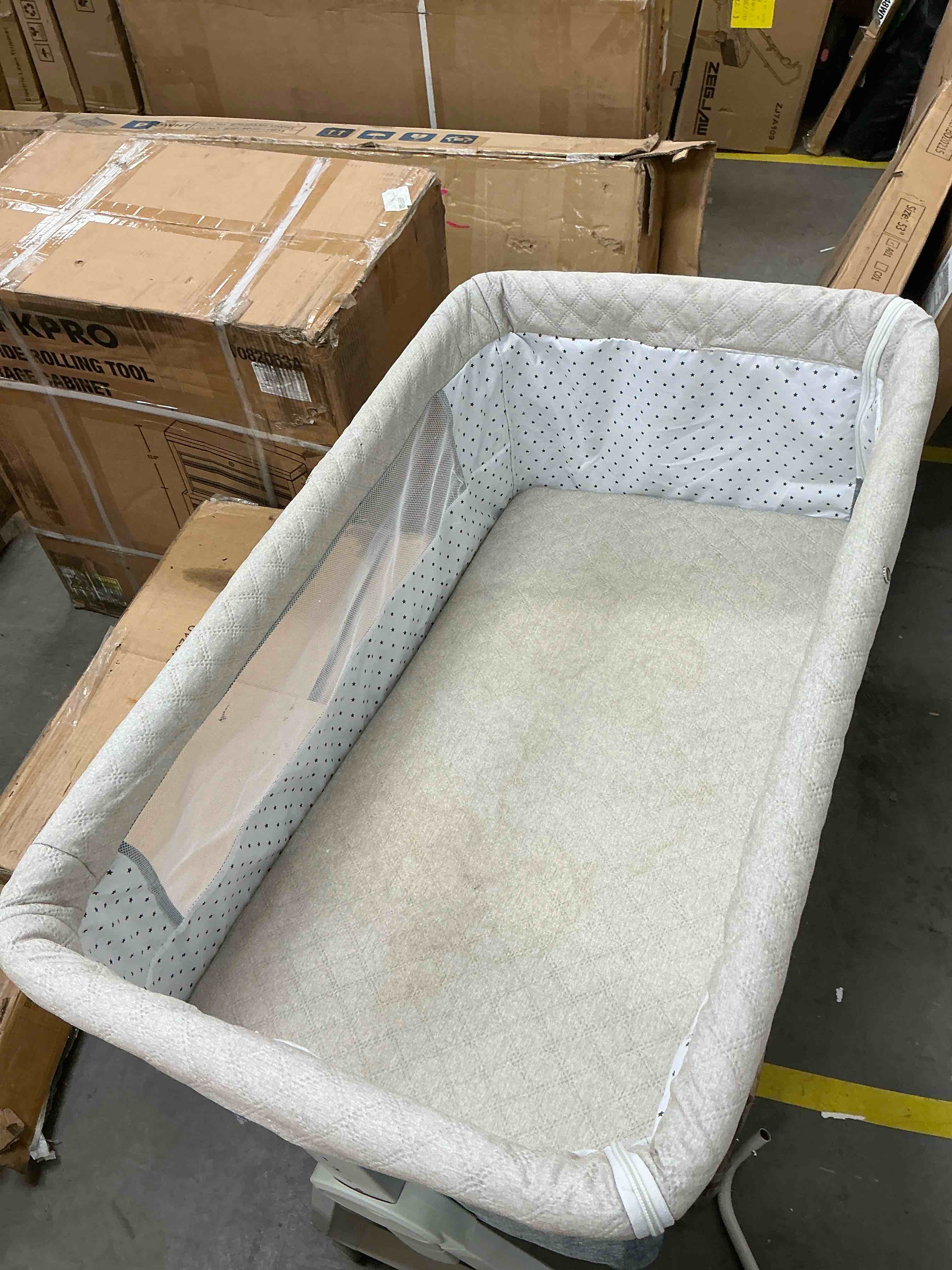 Condition photo showing Good Condition for babyomi baby bassinet with adjustable 6-level height, bedside crib for newborn, beige