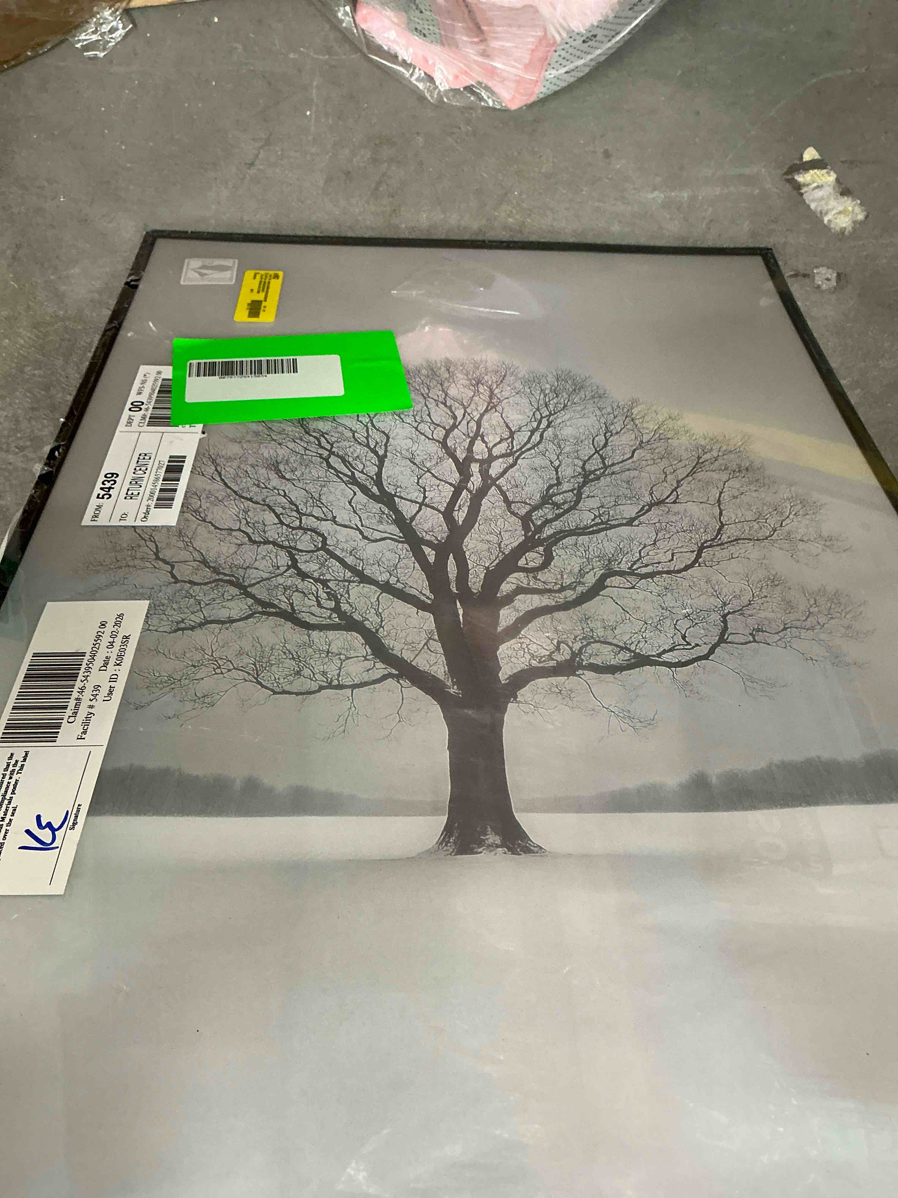 Condition photo showing Good Condition for sindcom 20x30 picture frames  gallery wall poster frames set of 3  black