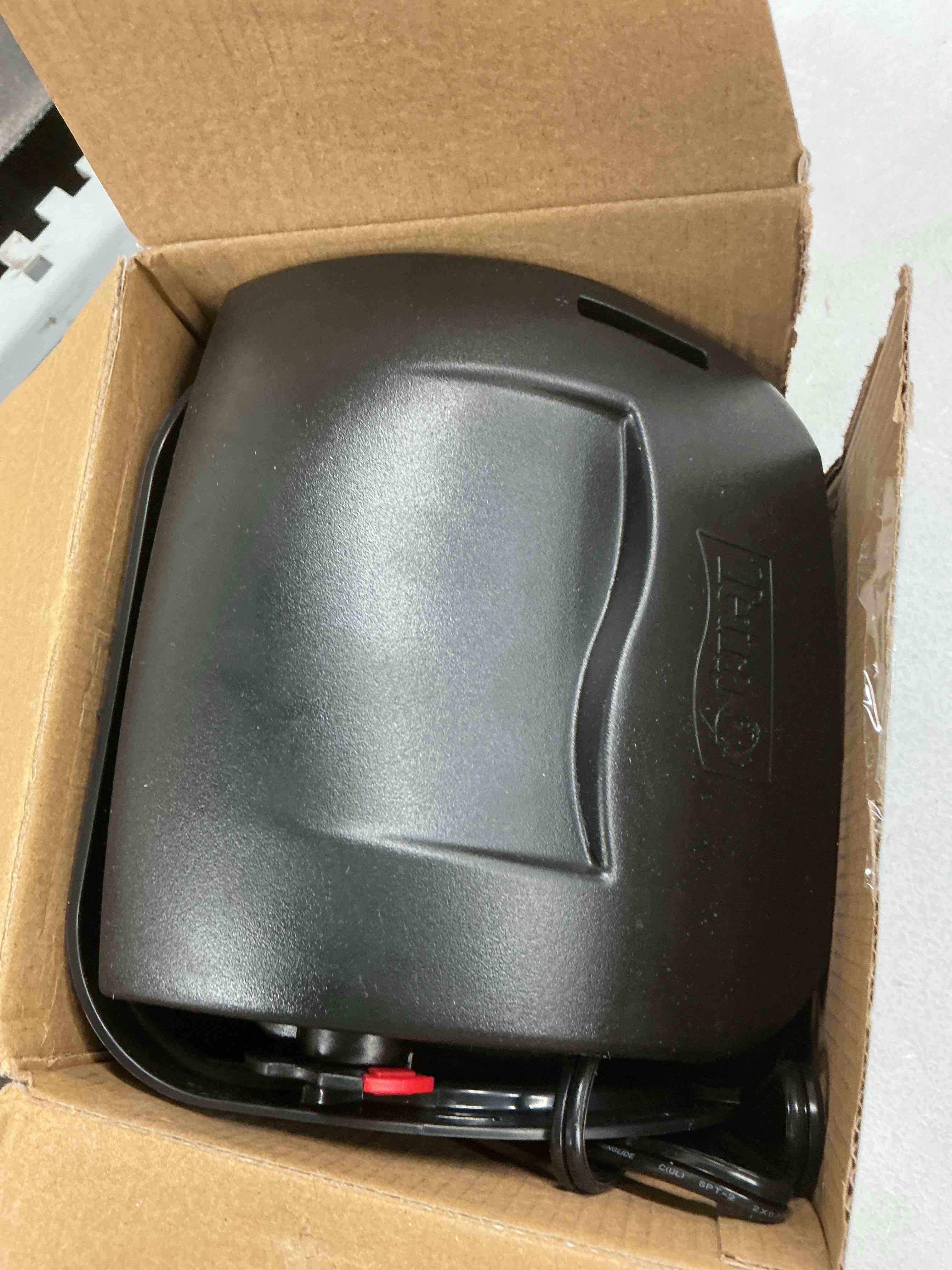 https://s3.amazonaws.com/lotting-images-prod/EmanualPiazza/TEA4147999_1770226925583.jpeg