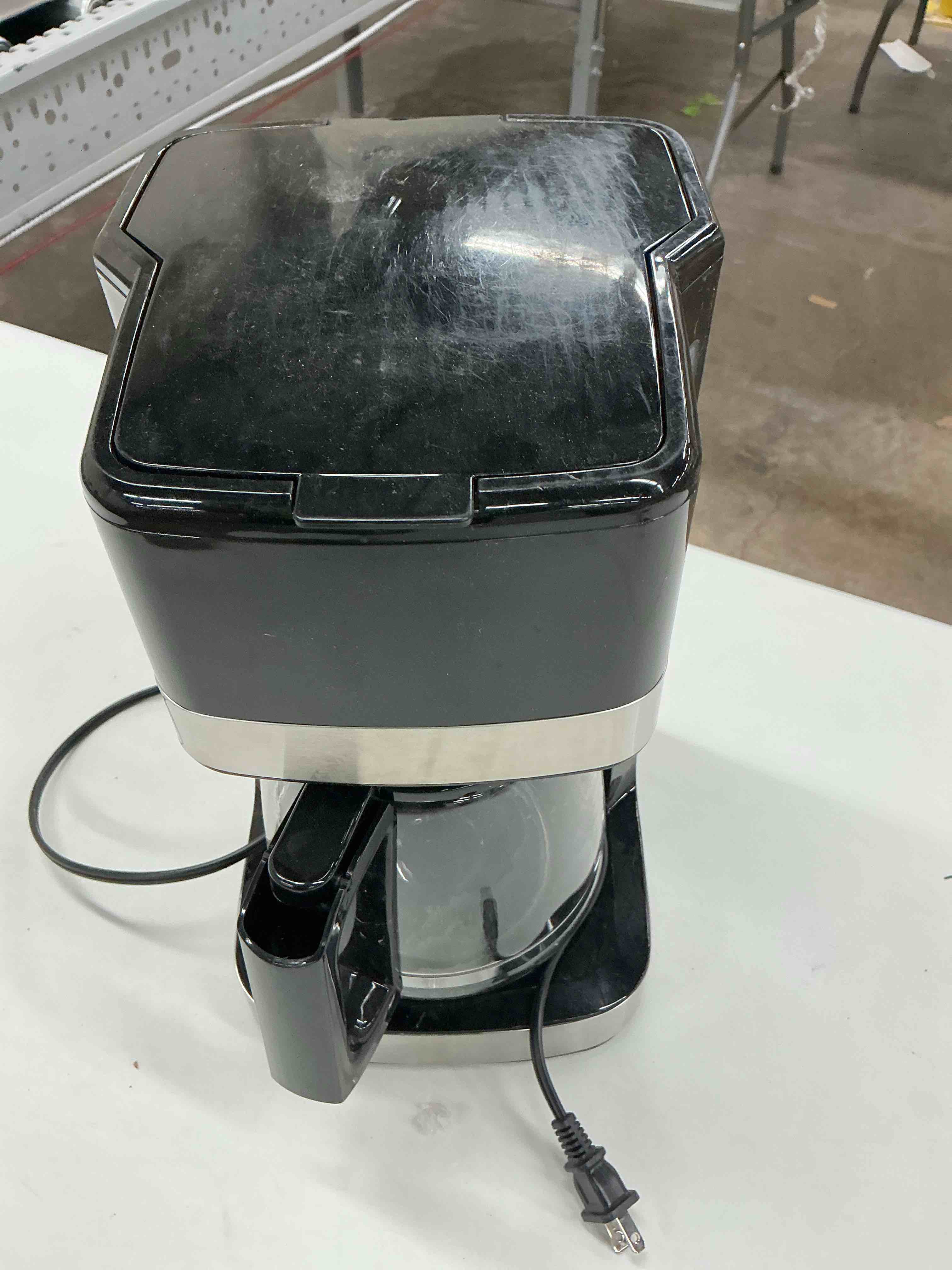 Amazon Basics Coffee Makers, 12-Cup Coffee Machines with Reusable Filter, Coffee Pots, Black & Stainless Steel