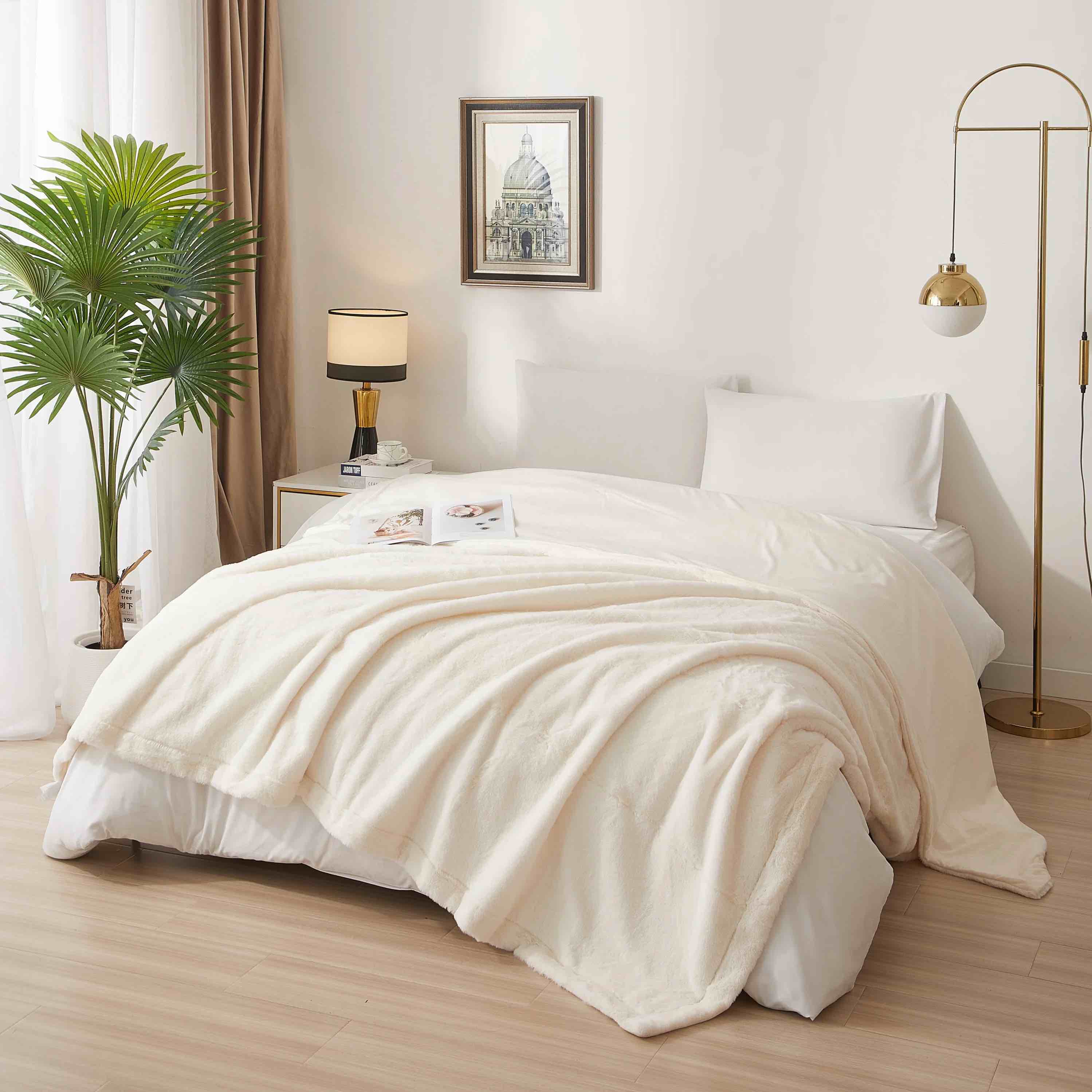 Mainstays Cozy Faux Fur Super Soft luxury Blanket, King, Vanilla Dream