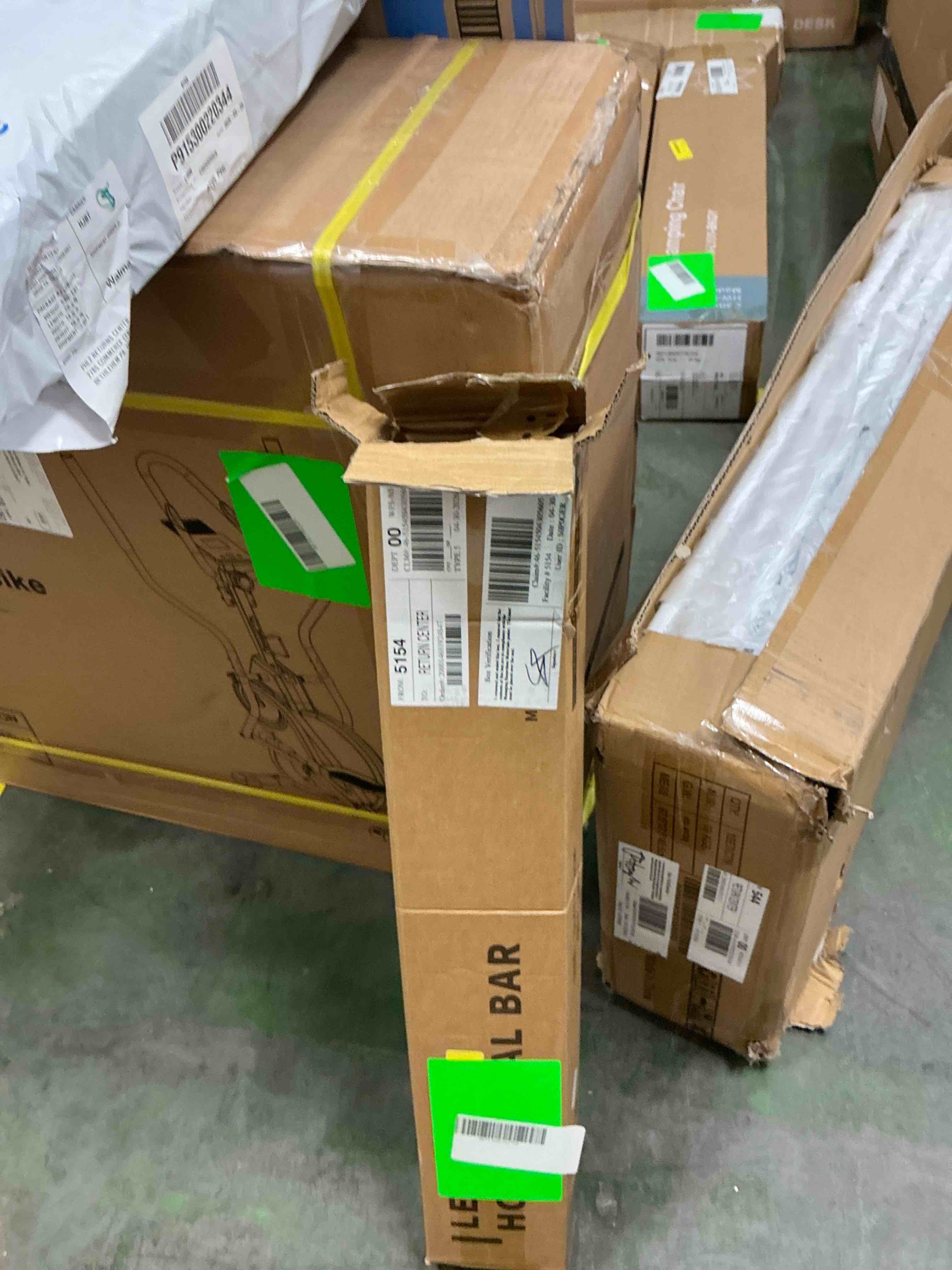 Condition photo showing Good Condition for giracoa pull up bar for doorway, indoor portable training chin up bar upper adjustable 73-100cm width for home gym upper body workout