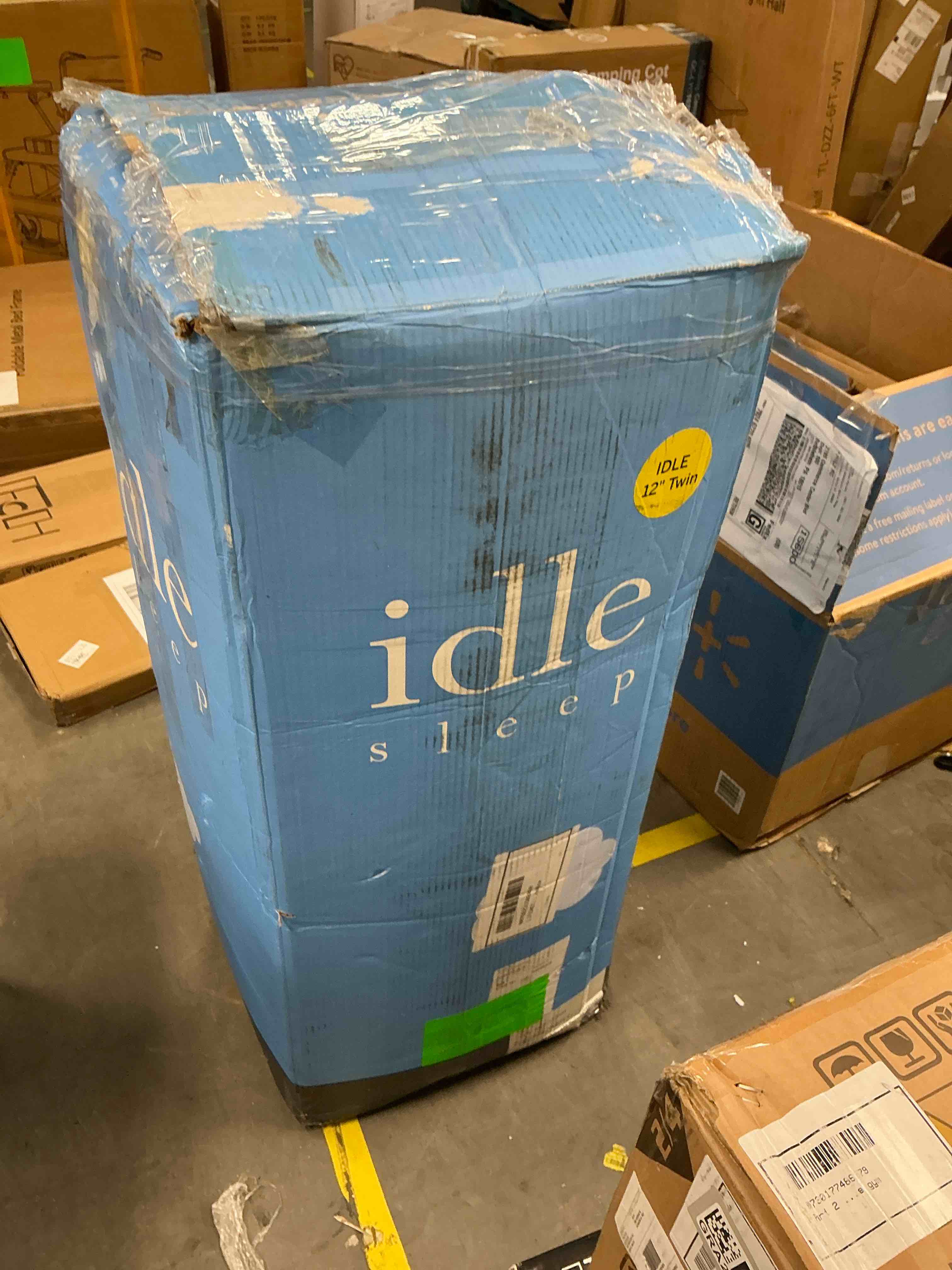 Condition photo showing New/Like New for liferecord twin 12-inch hybrid memory foam and innerspring mattress certipur-us certified