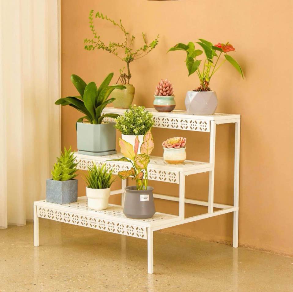 aboxoo 27.6 x 24.6 x 24.6 3-tier white steel plant display rack with spacious storage space