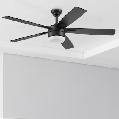  harbor breeze boltz iii easy2hang 52-in matte black led ceiling fan with light and remote