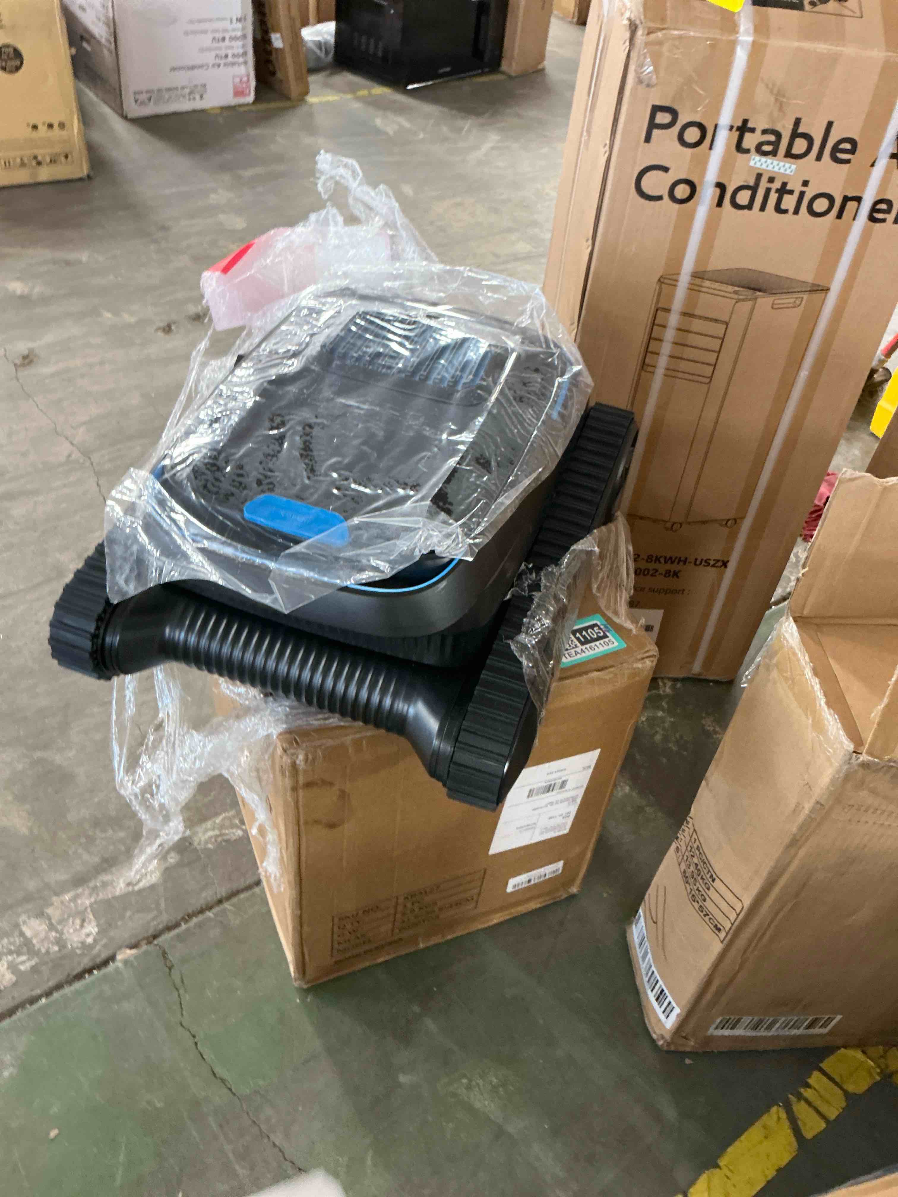 Condition photo showing Good Condition for airrobo robotic pool vacuum cleaner cp20 cordless wall-climbing for above-ground pools and in-ground pools
