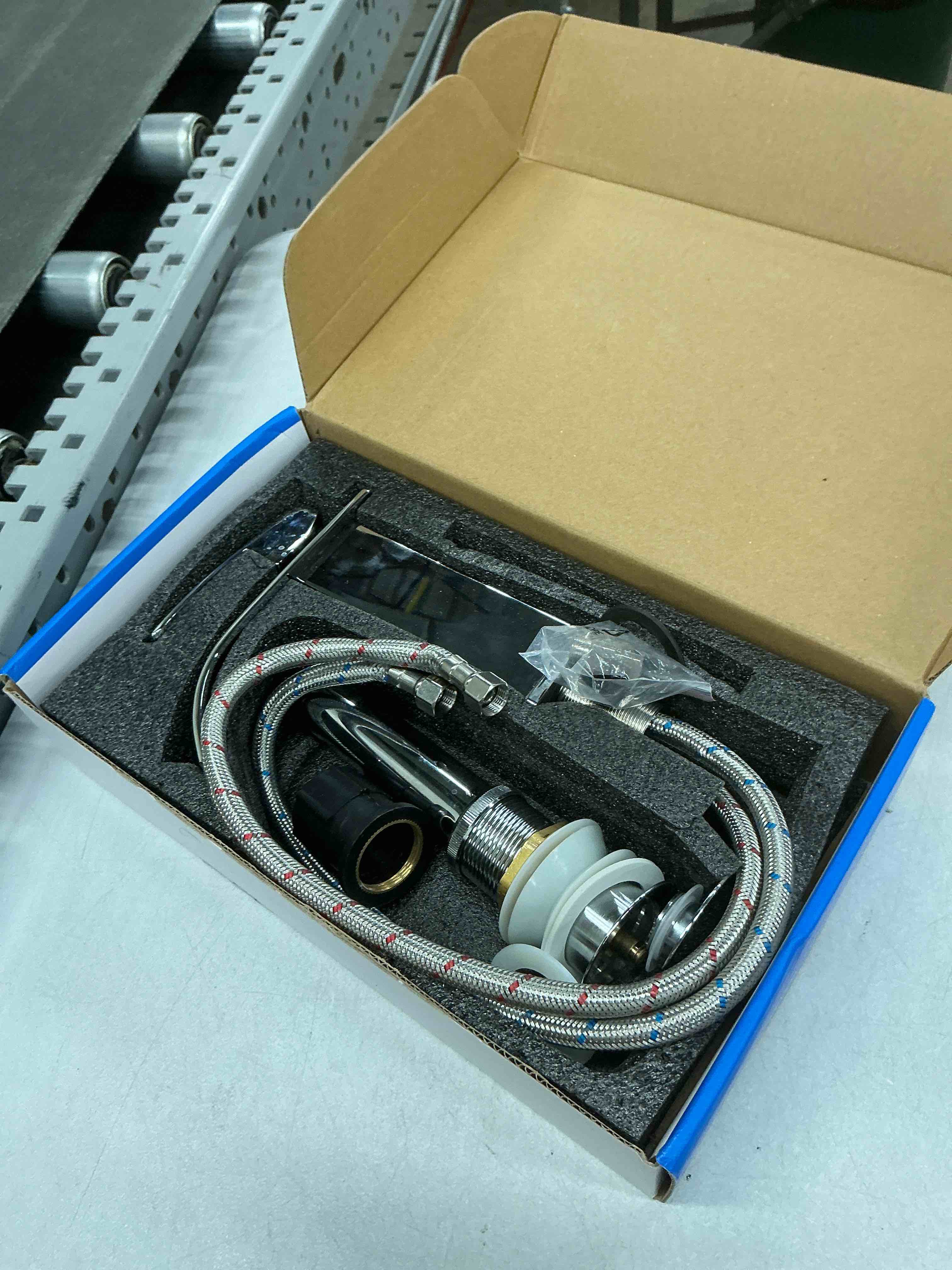 https://s3.amazonaws.com/lotting-images-prod/EmanualPiazza/TEA5002112_1777555704131.jpeg