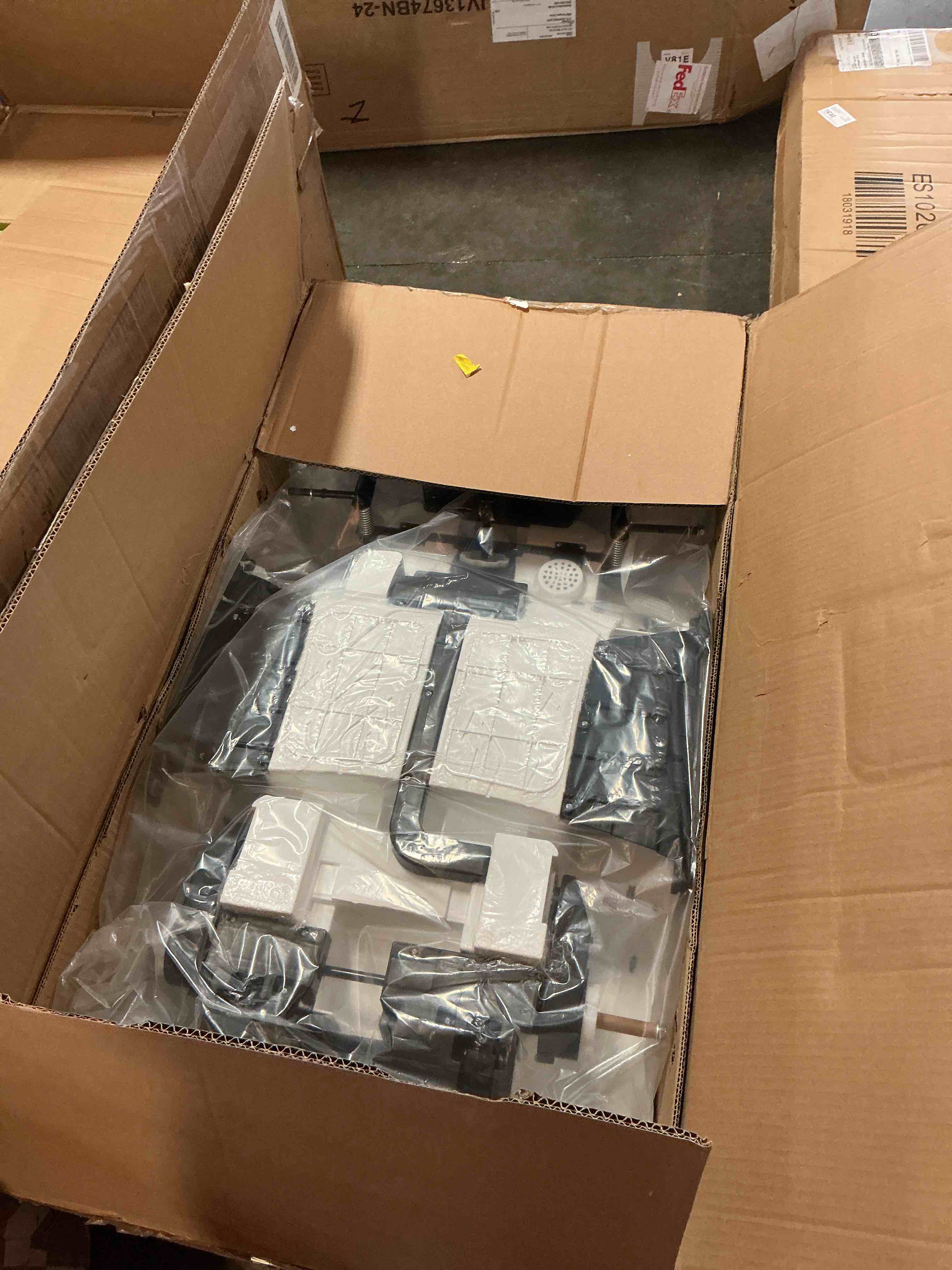 https://s3.amazonaws.com/lotting-images-prod/EmanualPiazza/TEA5002284_1777659439183.jpeg