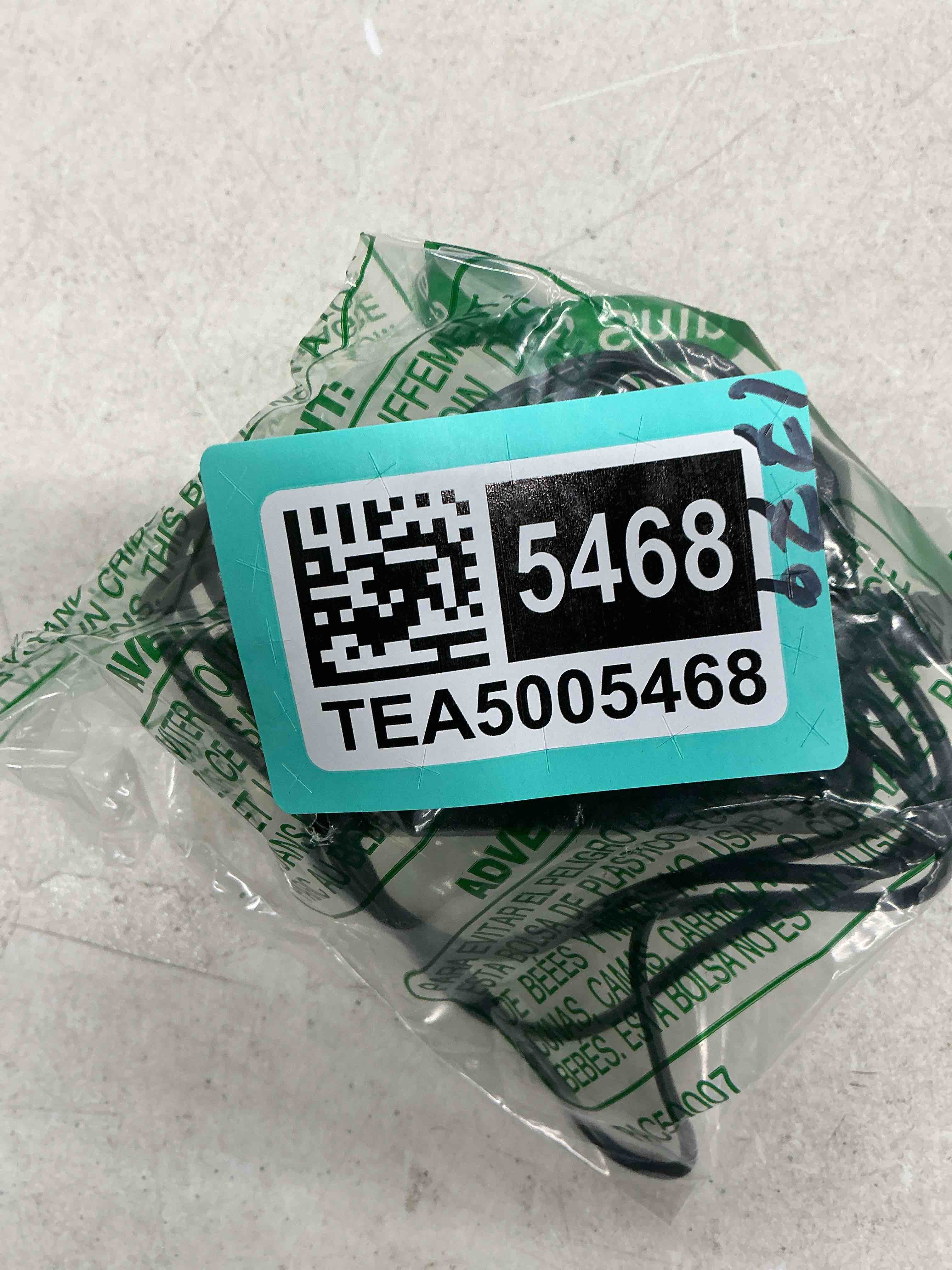 Condition photo showing Good Condition for 880w usb c charger block charging station 8 port fast chager 140w pd pps avs hub laptop macbook charger compatible with all iphone 17 pro max/17 air/16 se/samsung galaxy 25/ macbook pro/air/ipad pro