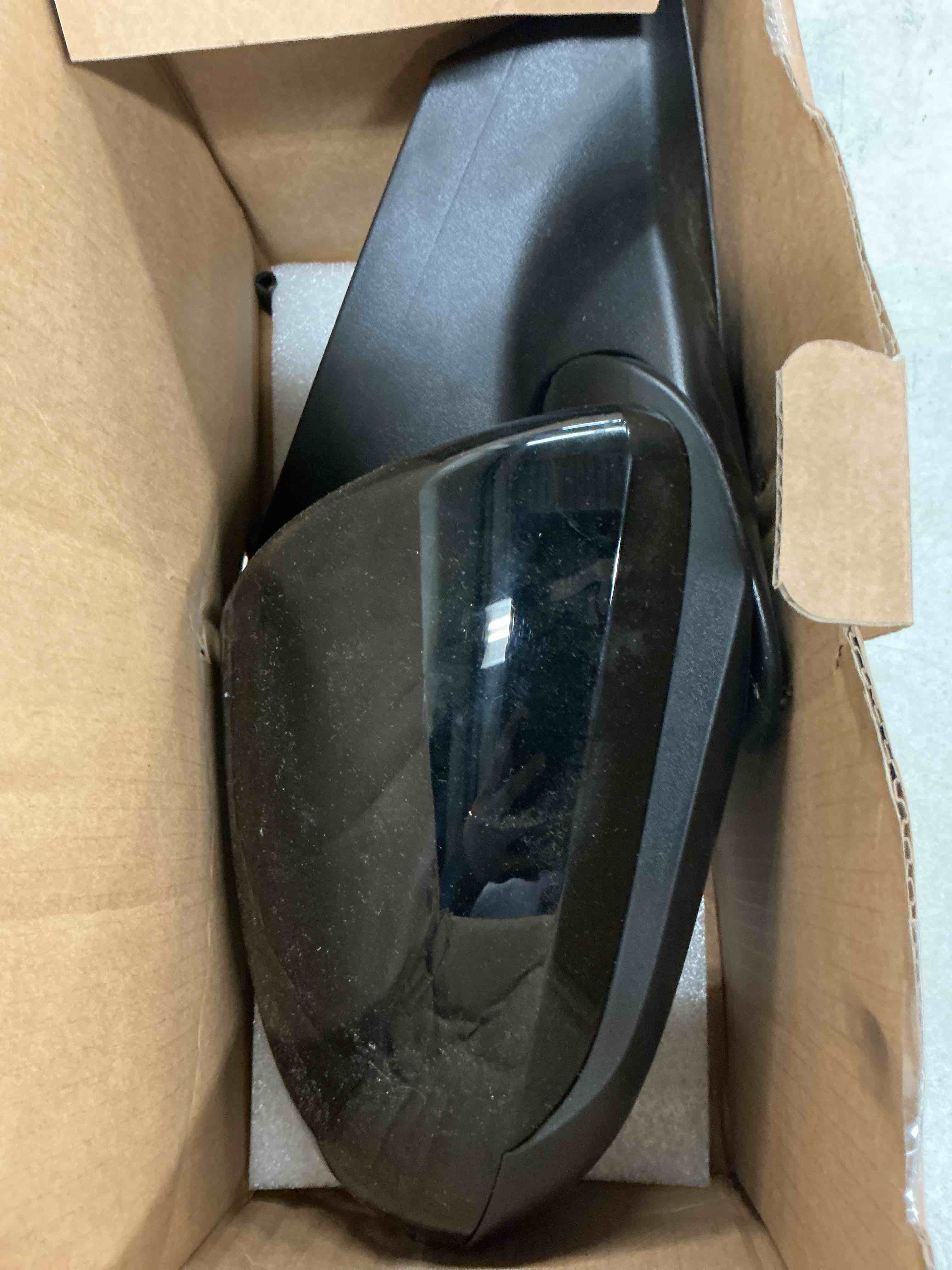 Condition photo showing Good Condition for right passenger side mirror compatible with 2017 2018 2019 2020 hyundai elantra with power glass heated blind spot black replace#87620f3020(7pins? r 7pins