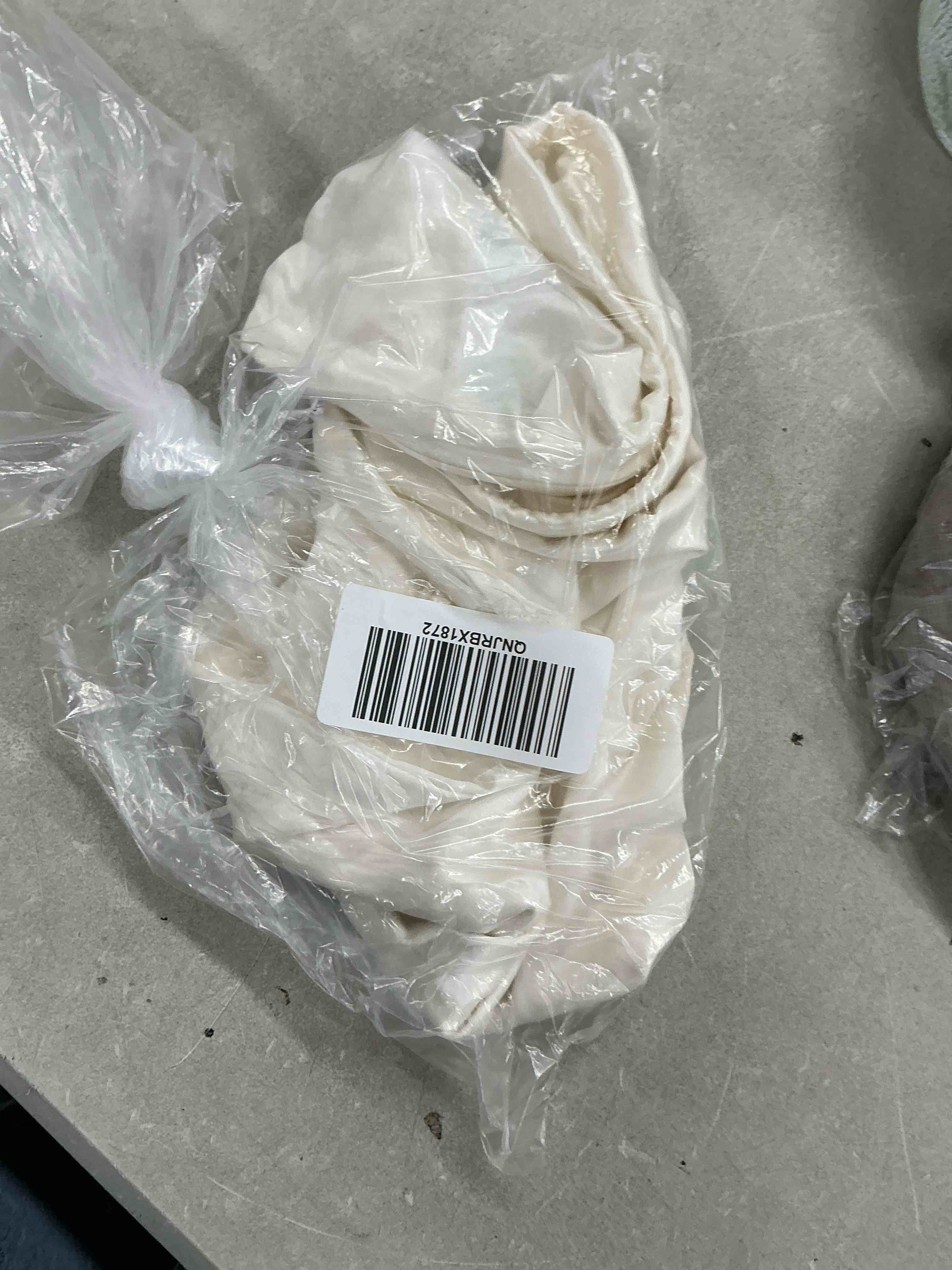 Condition photo showing Good Condition for quince 100% mulberry silk pillowcase, king, white
