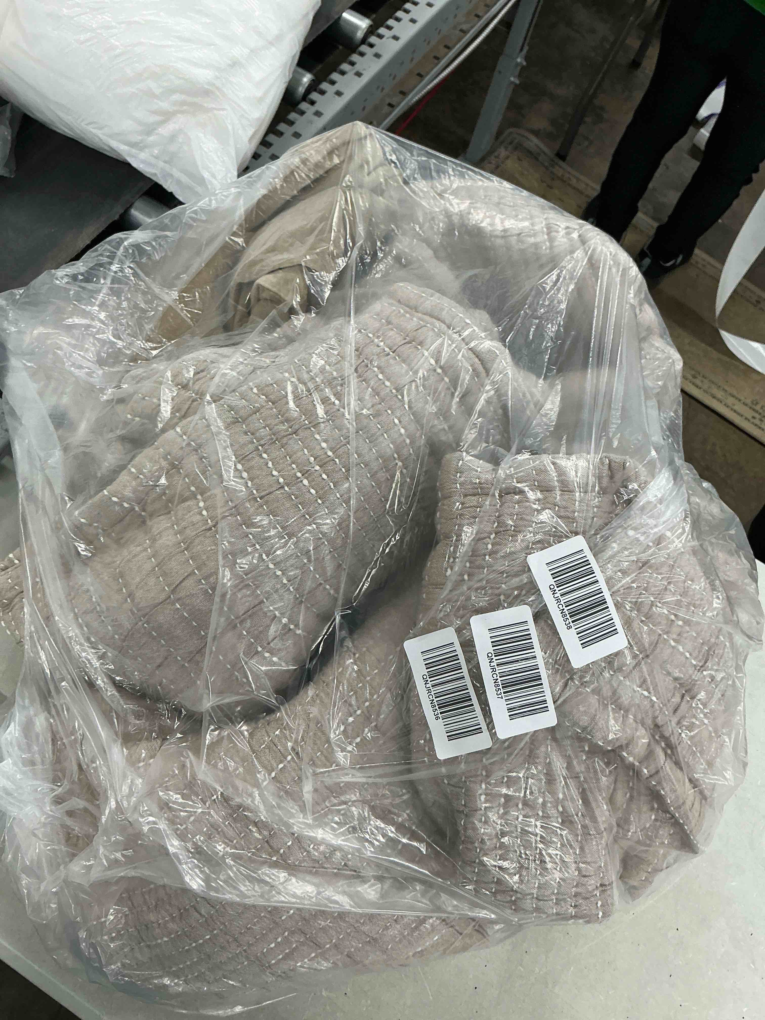 Condition photo showing Good Condition for quince organic cotton channel stitch coverlet set