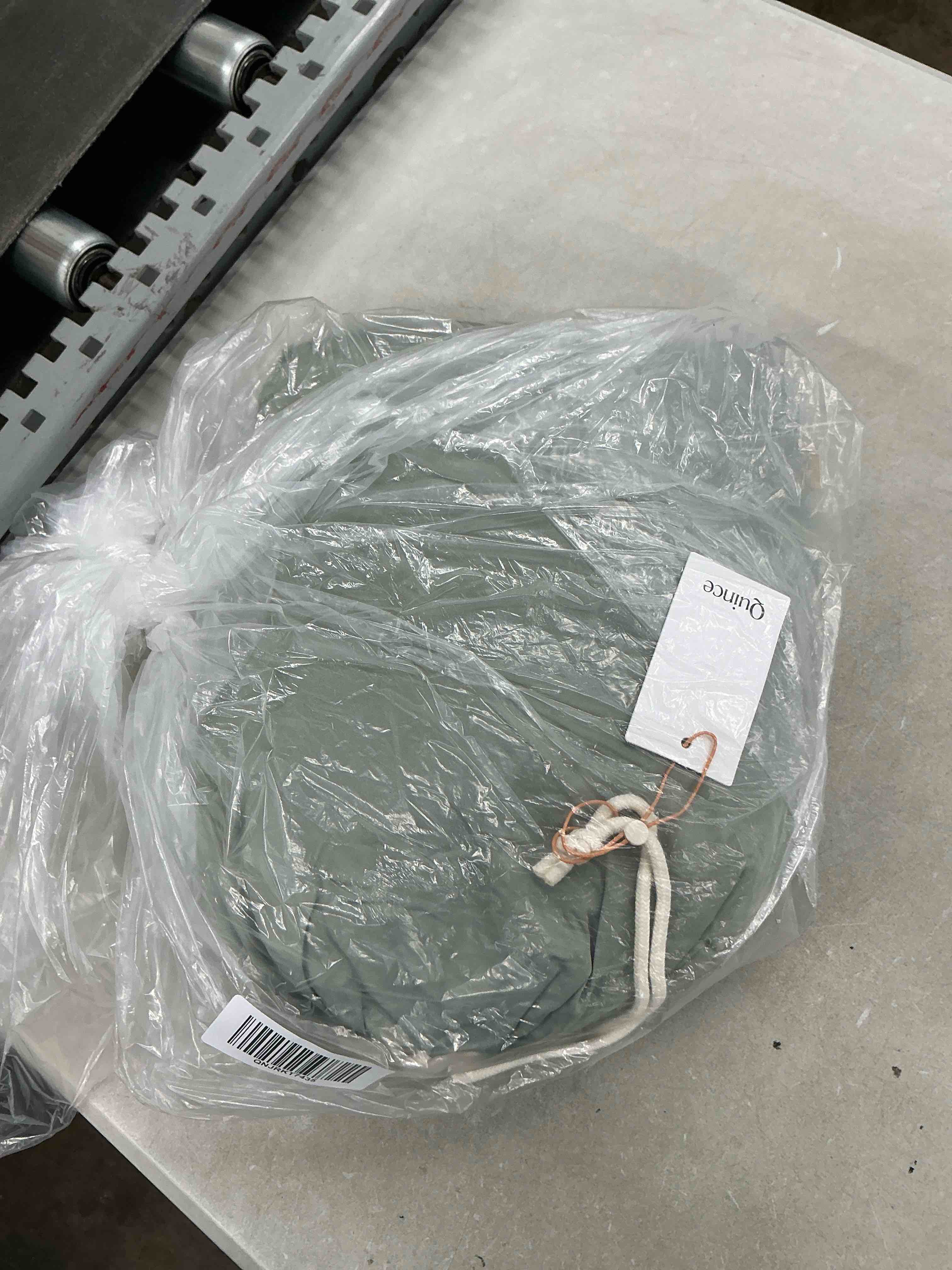 Condition photo showing Good Condition for quince bamboo sheet set, cal king, eucalyptus
