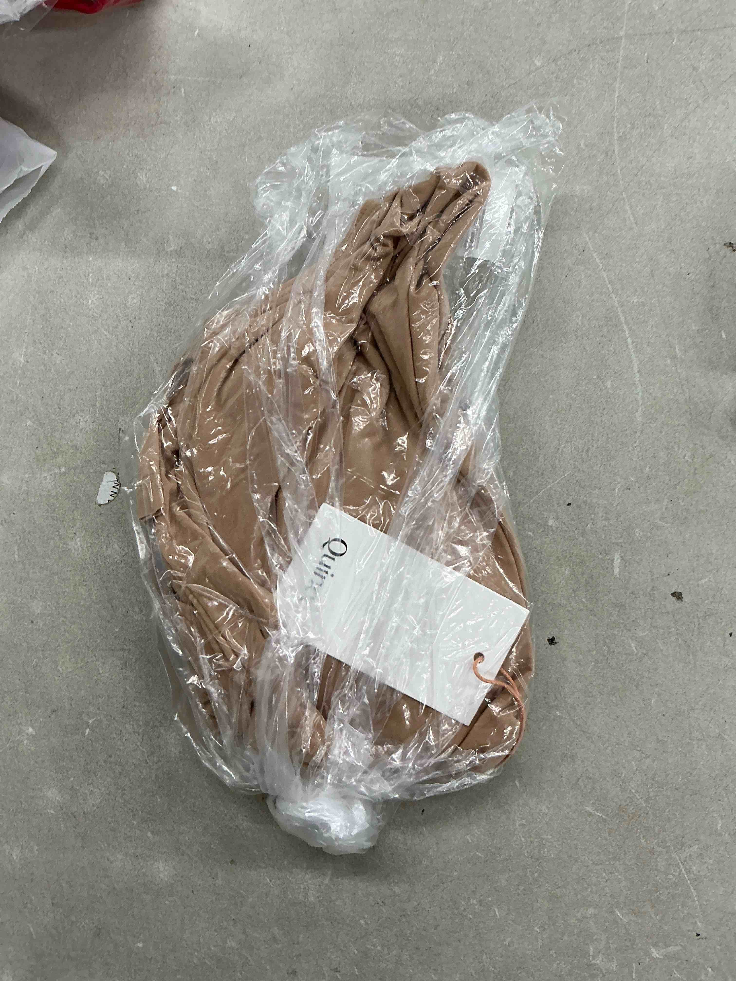 Condition photo showing New/Like New for quince second skin square neck long sleeve bodysuit, xl, sand