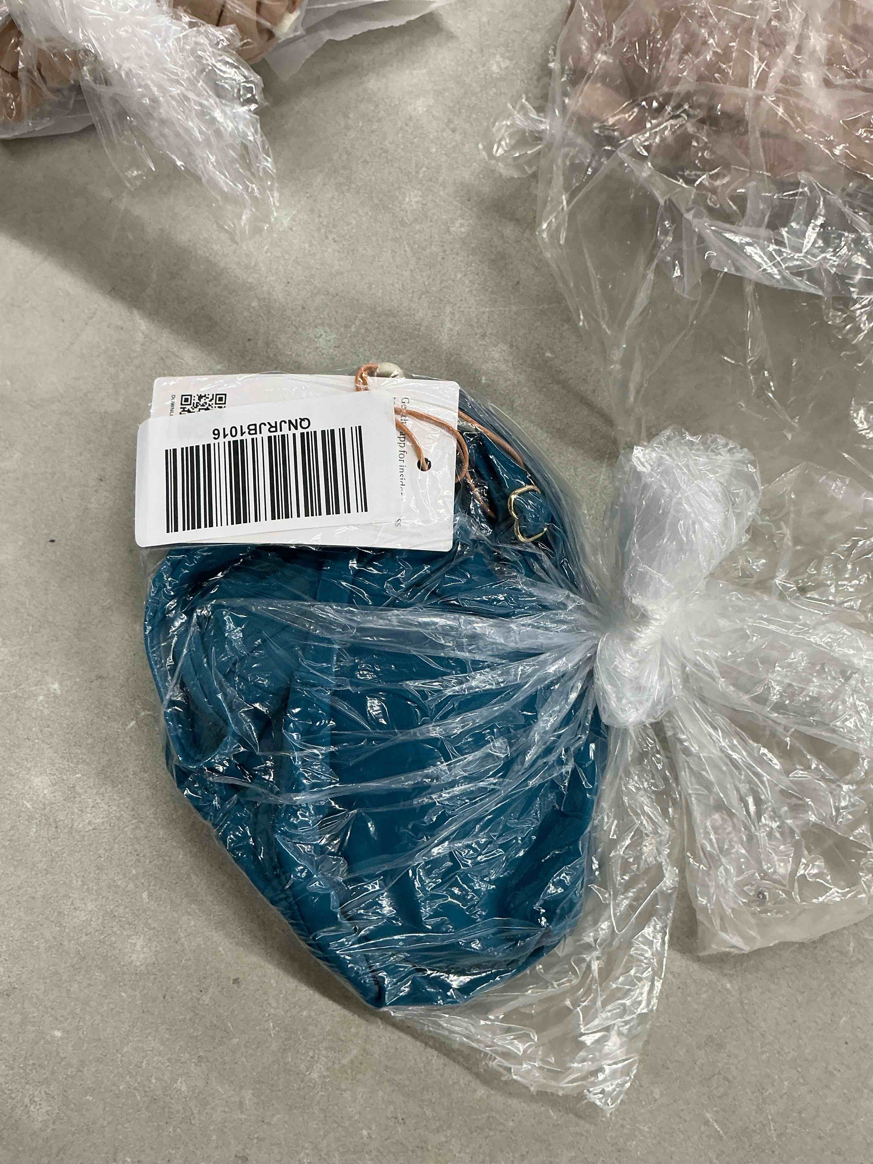 Condition photo showing New/Like New for quince italian v-neck bikini top, m, lagoon teal blue