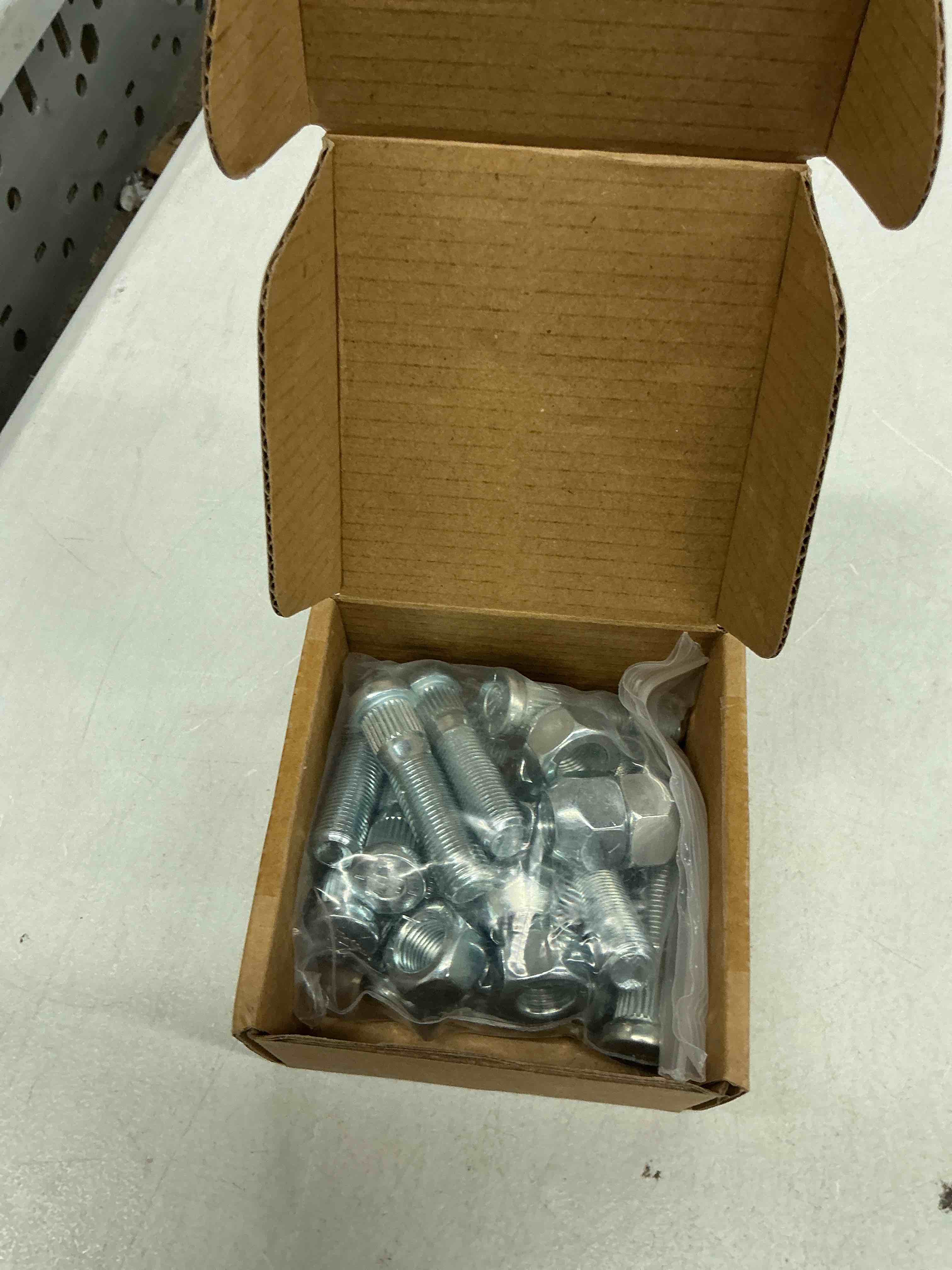 Condition photo showing New/Like New for 12sets wheel stud with nuts for traile for lippert trailer for axles 2,000 lb to 3500 lb with 1/2"-20 unf thread size, 0.54" spline, 0.69" head, 2.2" total length