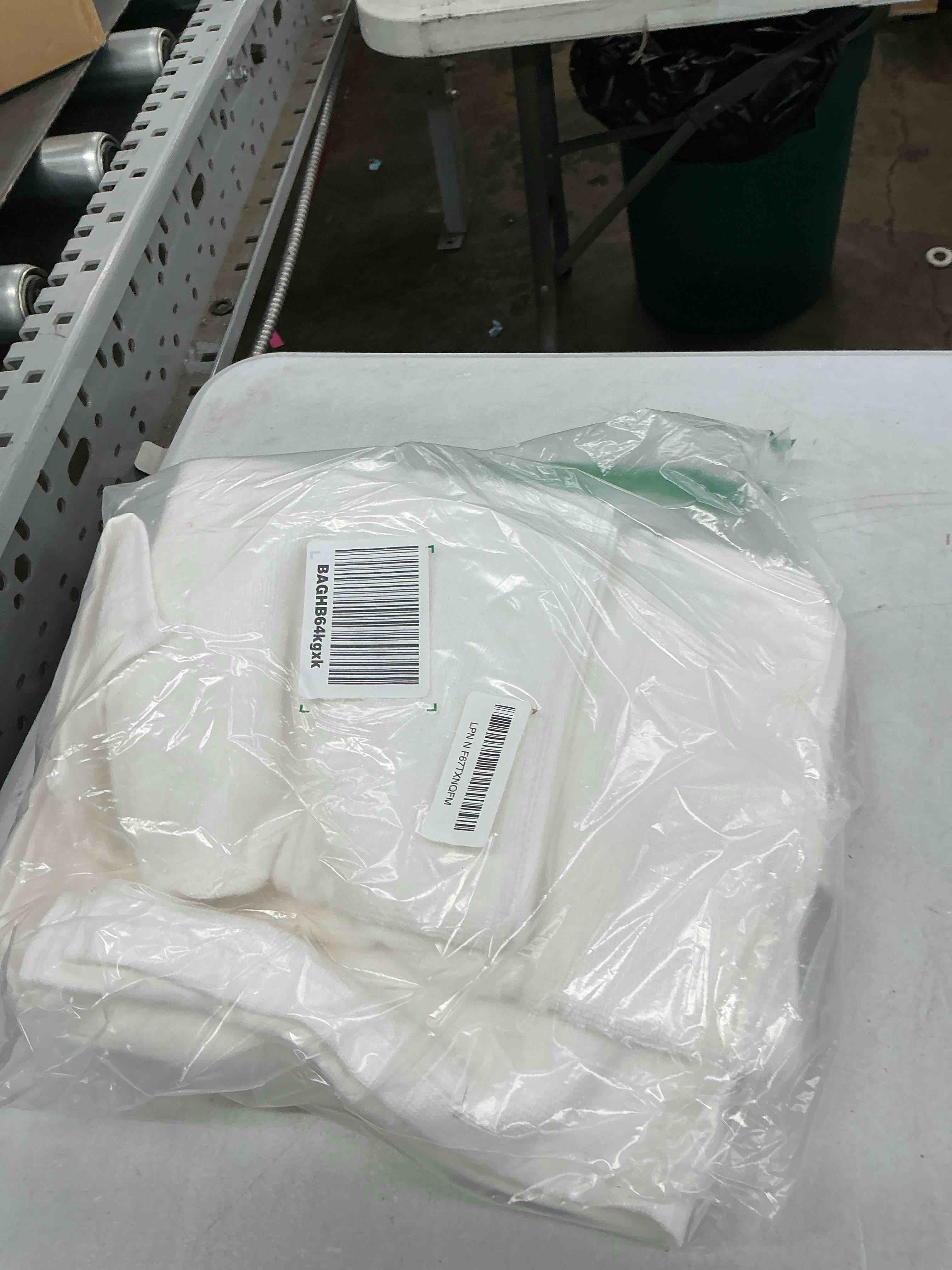 Condition photo showing Good Condition for amazon basics non-slip cotton bath mat, 100% cotton absorbent, machine washable, 31" l x 20" w, bright white white 20 x 31 inches